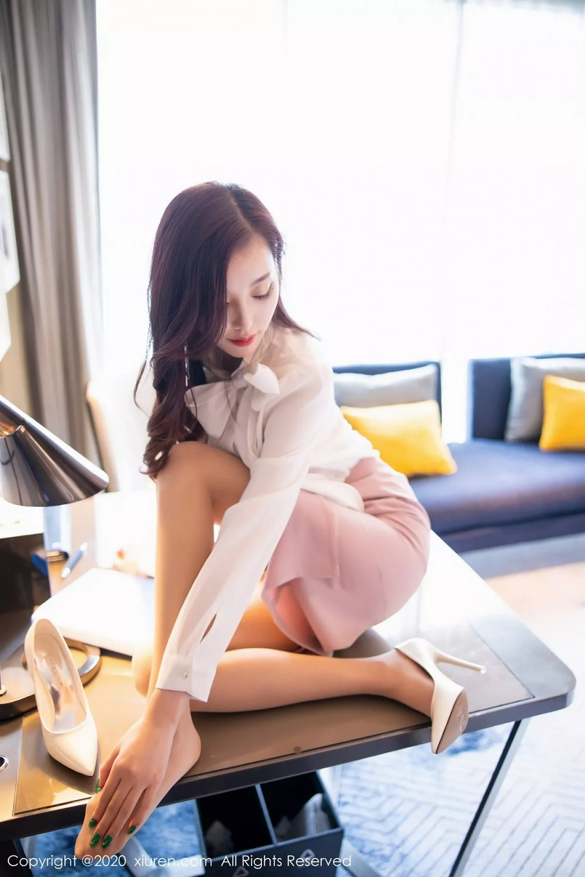 秀人集.com_[XiuRen秀人网]No.2431_女神杨晨晨sugar脱典雅华丽服饰露性感内衣秀完美身材诱惑写真78P