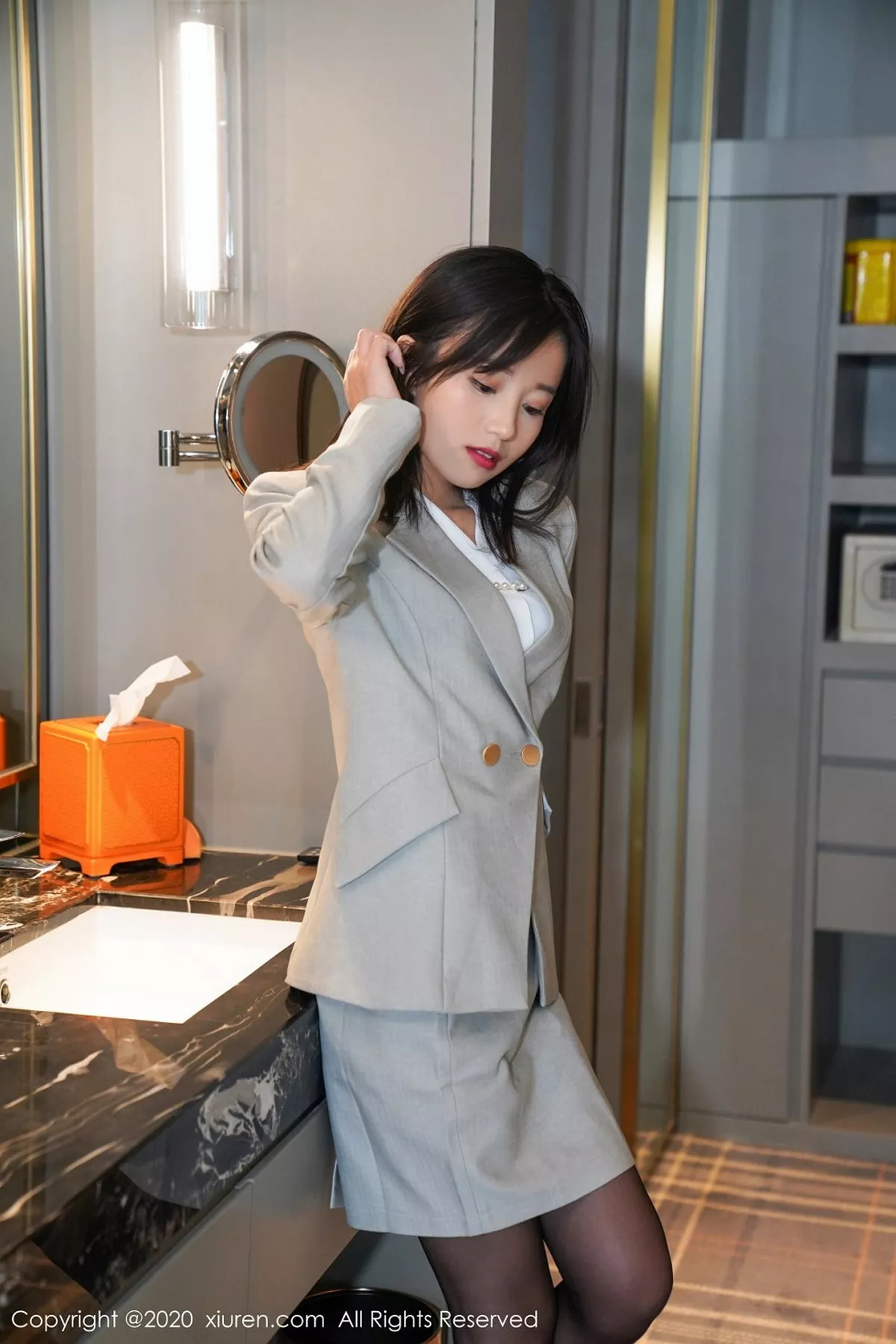 秀人集.com_[XiuRen秀人网]No.2433_嫩模仓井优香秘书职业装主题半脱露黑色吊带蕾丝袜诱惑写真82P