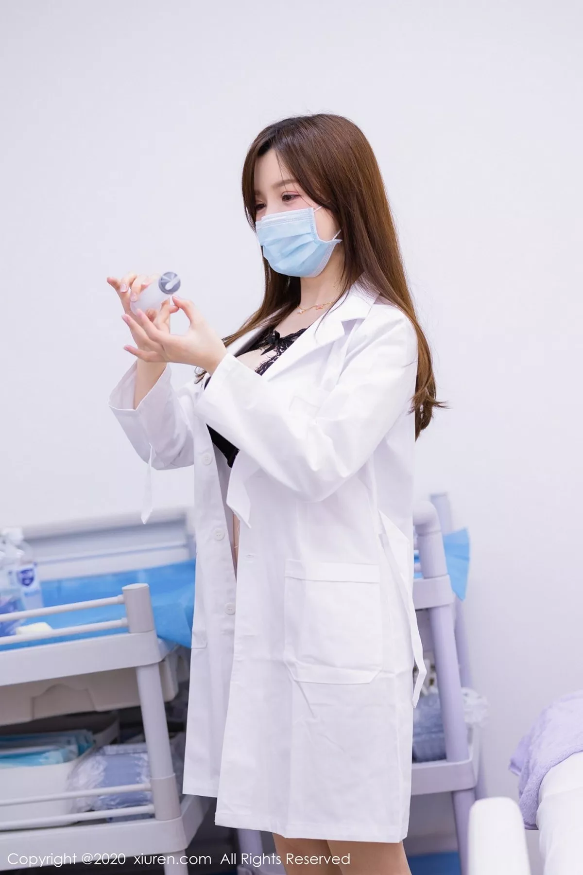 秀人集.com_[XiuRen秀人网]No.2434_女神糯美子Mini医生白大褂主题露黑色内衣透视内裤惹火诱惑写真27P