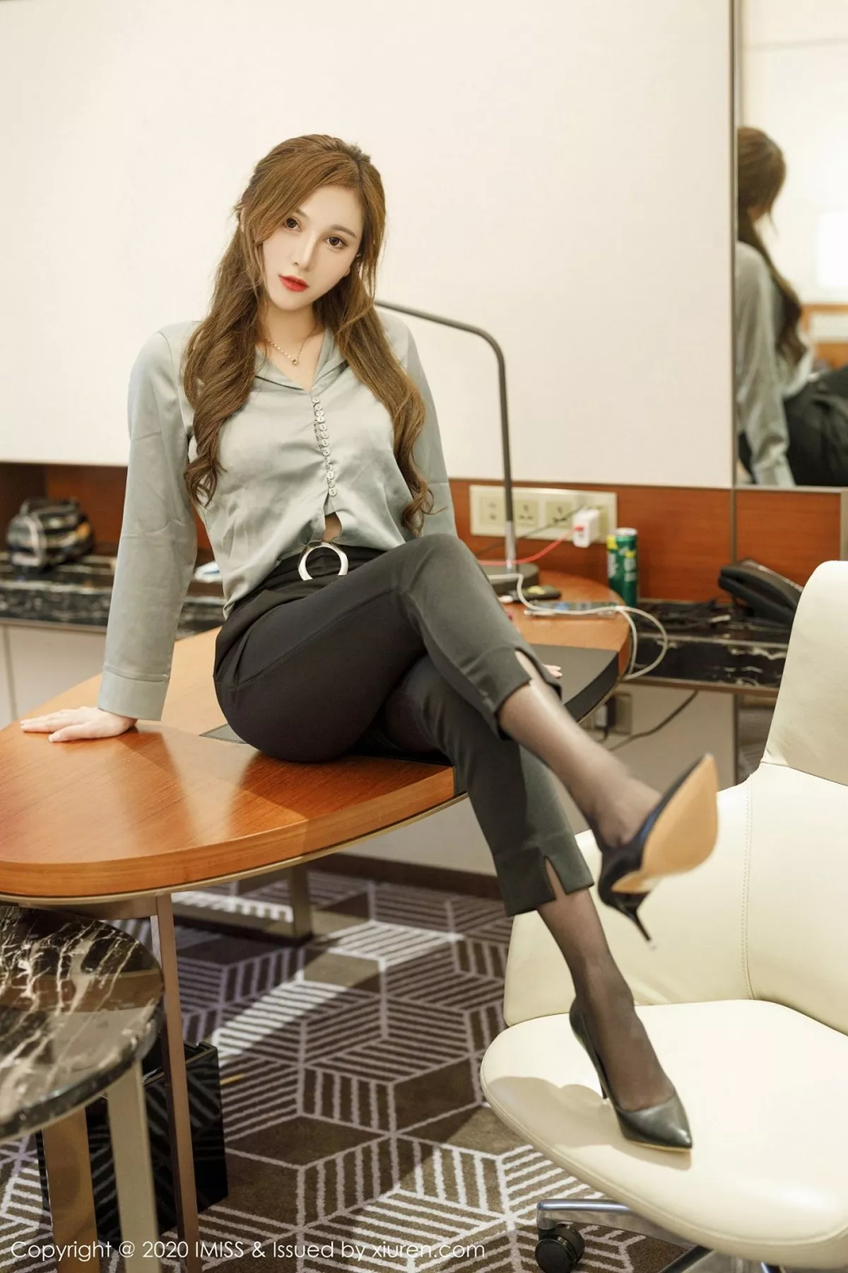 秀人集.com_[IMISS爱蜜社]Vol.492_气质女神Lavinia肉私房脱典雅服饰露性感内衣完美身材诱惑写真57P