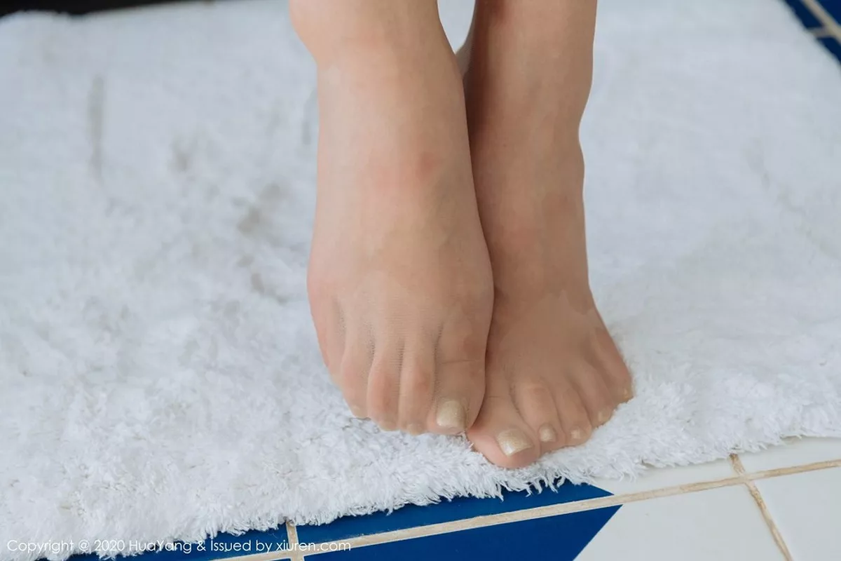 秀人集.com_[HuaYang花漾]Vol.273_女神周于希Sandy云南旅拍性感粉色薄纱内衣秀完美身材诱惑写真67P