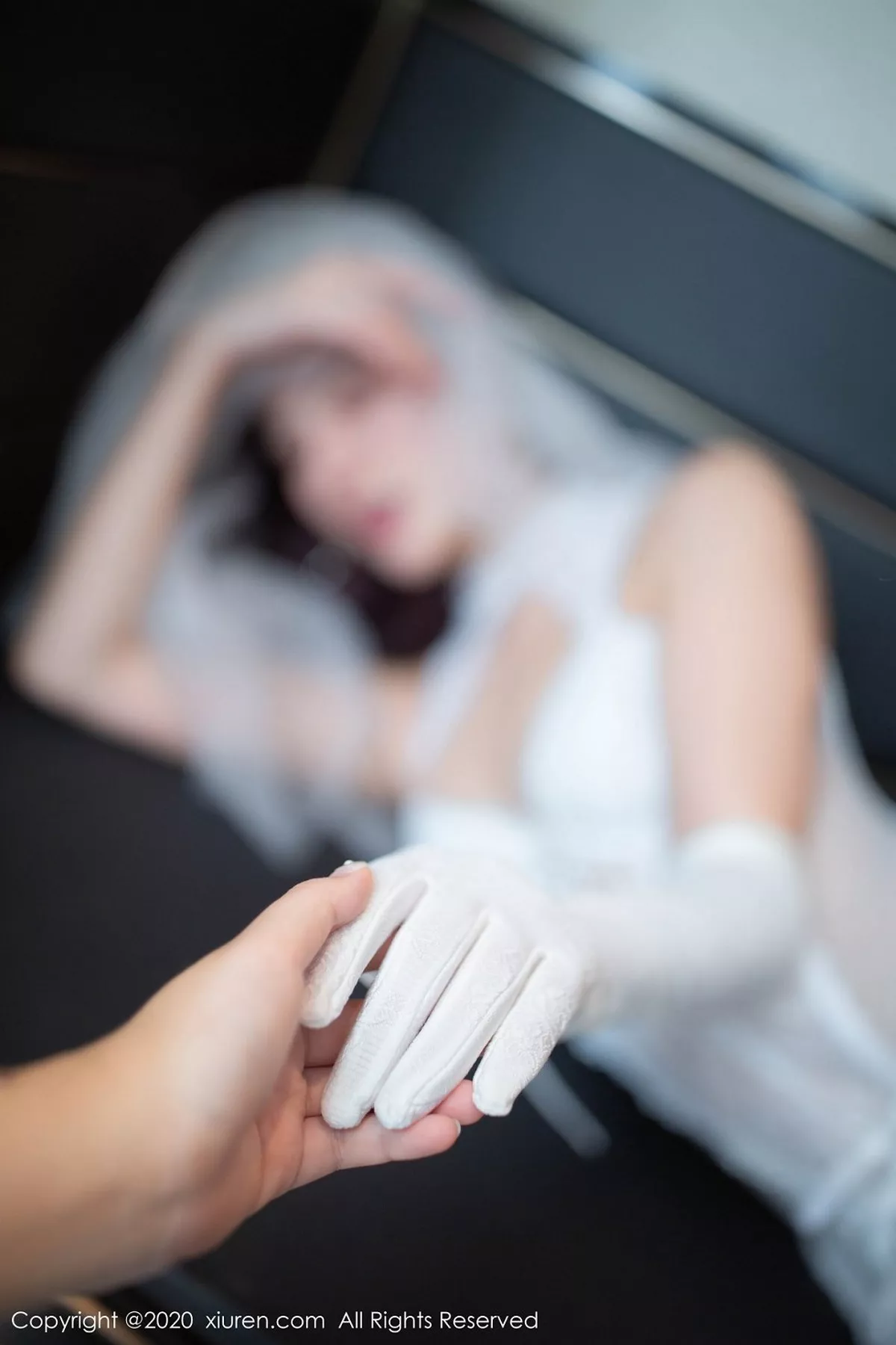 秀人集.com_[XiuRen秀人网]No.2442_模特就是阿朱啊乌镇旅拍白色婚纱主题吊带蕾丝袜极致魅惑写真63P