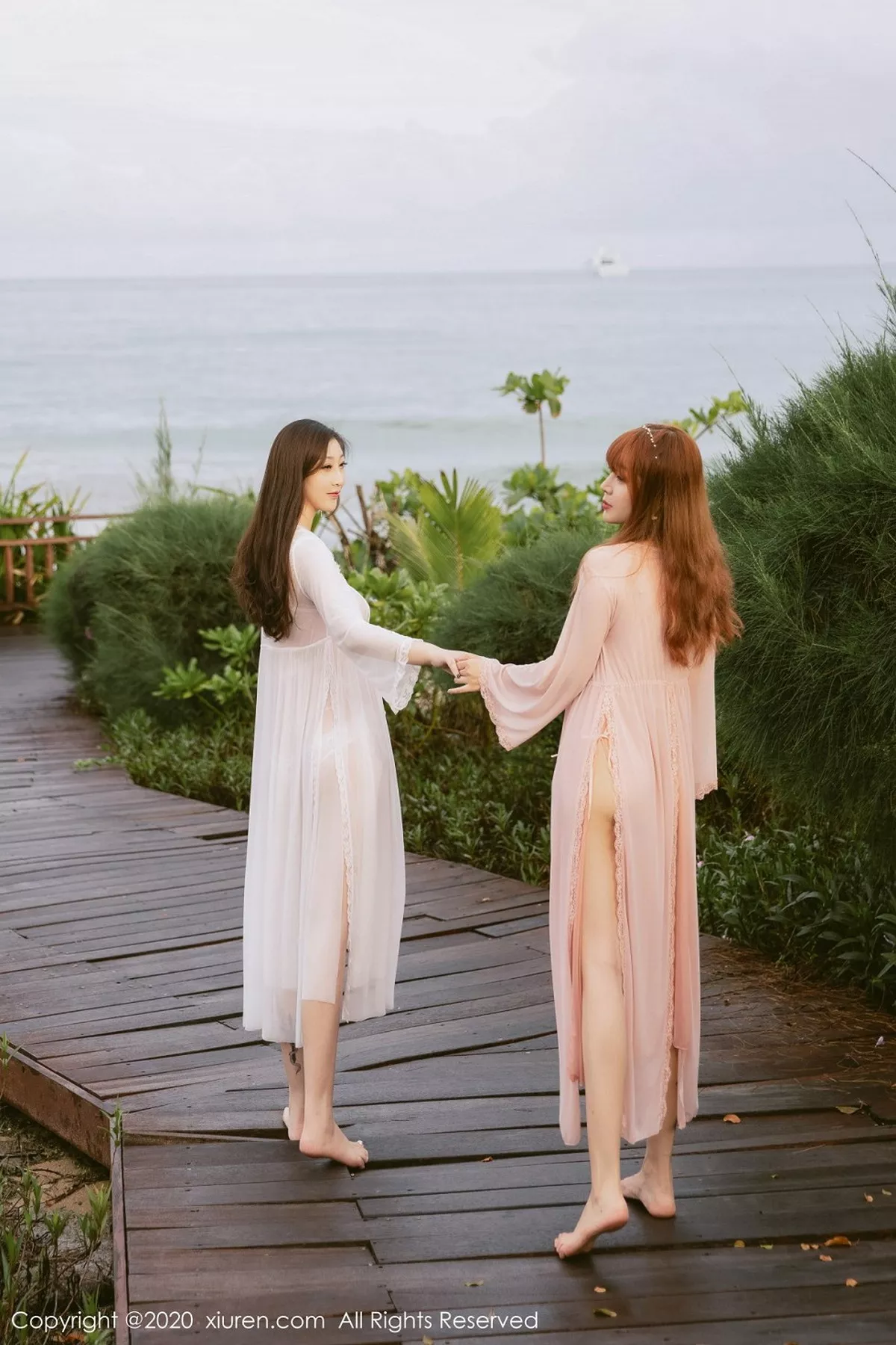 秀人集.com_[XiuRen秀人网]No.2444_两大女神王雨纯与妲己_Toxic三亚旅拍合集户外情趣内衣诱惑写真55P