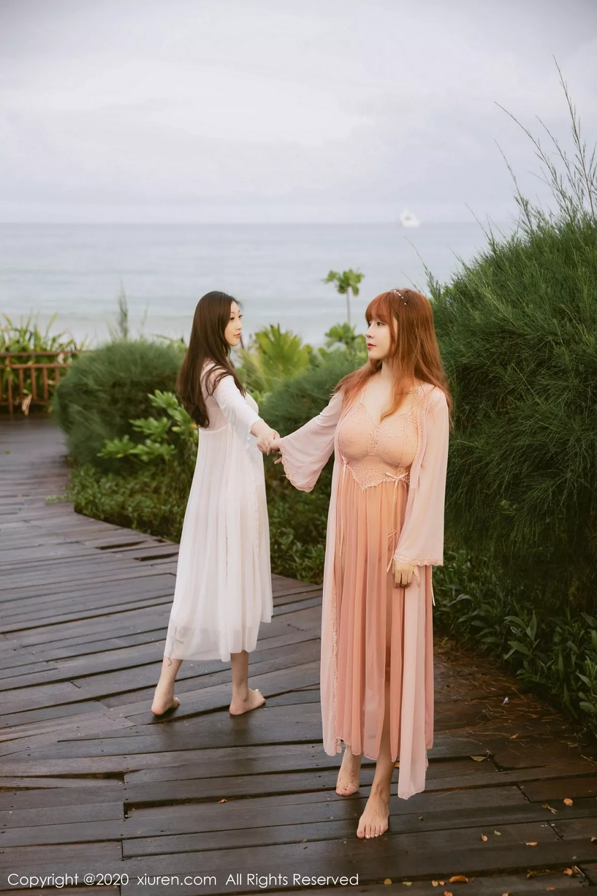 秀人集.com_[XiuRen秀人网]No.2444_两大女神王雨纯与妲己_Toxic三亚旅拍合集户外情趣内衣诱惑写真55P