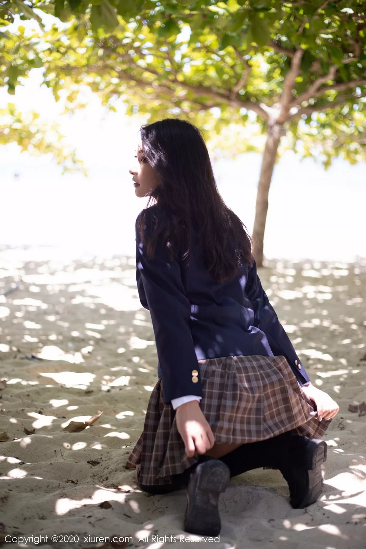 秀人集.com_[XiuRen秀人网]No.2447_嫩模Emily顾奈奈心愿旅拍户外JK制服+海边性感比基尼完美诱惑写真100P