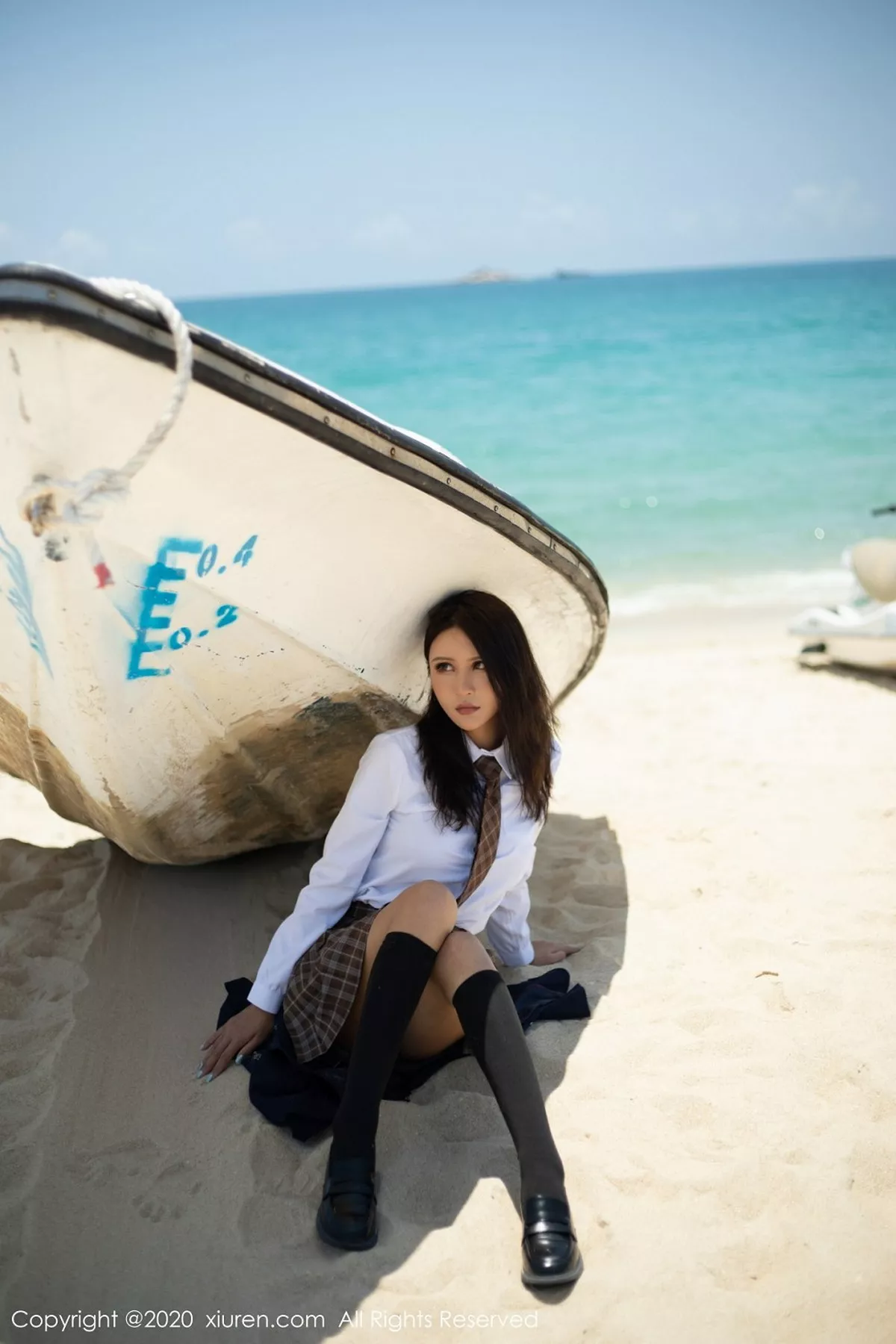 秀人集.com_[XiuRen秀人网]No.2447_嫩模Emily顾奈奈心愿旅拍户外JK制服+海边性感比基尼完美诱惑写真100P