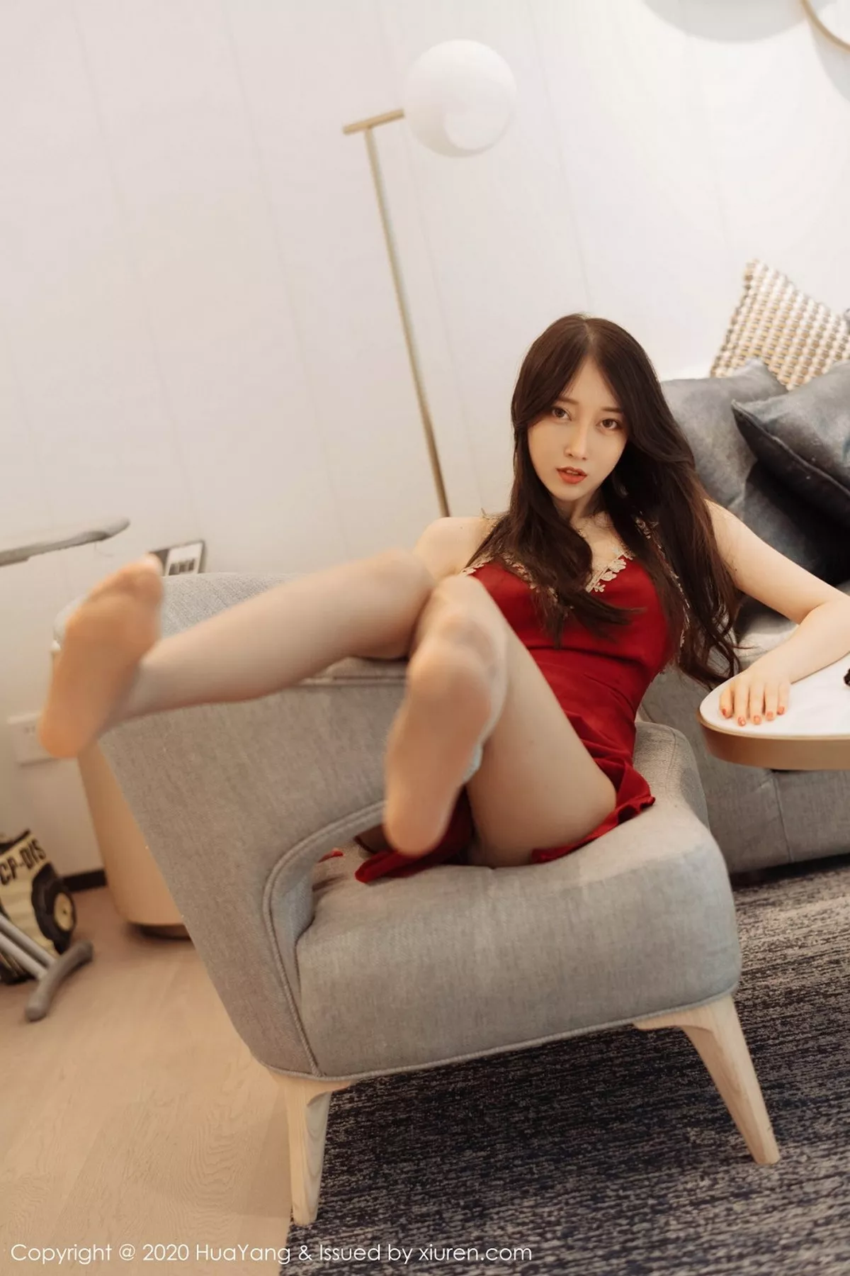 秀人集.com_[HuaYang花漾]Vol.276_嫩模玥儿玥er私房性感红色吊裙配超薄肉丝裤袜完美诱惑写真72P