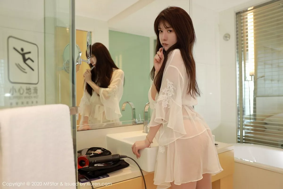秀人集.com_[MFStar模范学院]Vol.373_嫩模薛琪琪sandy居家女友视觉主题浴室薄纱透视诱惑写真52P