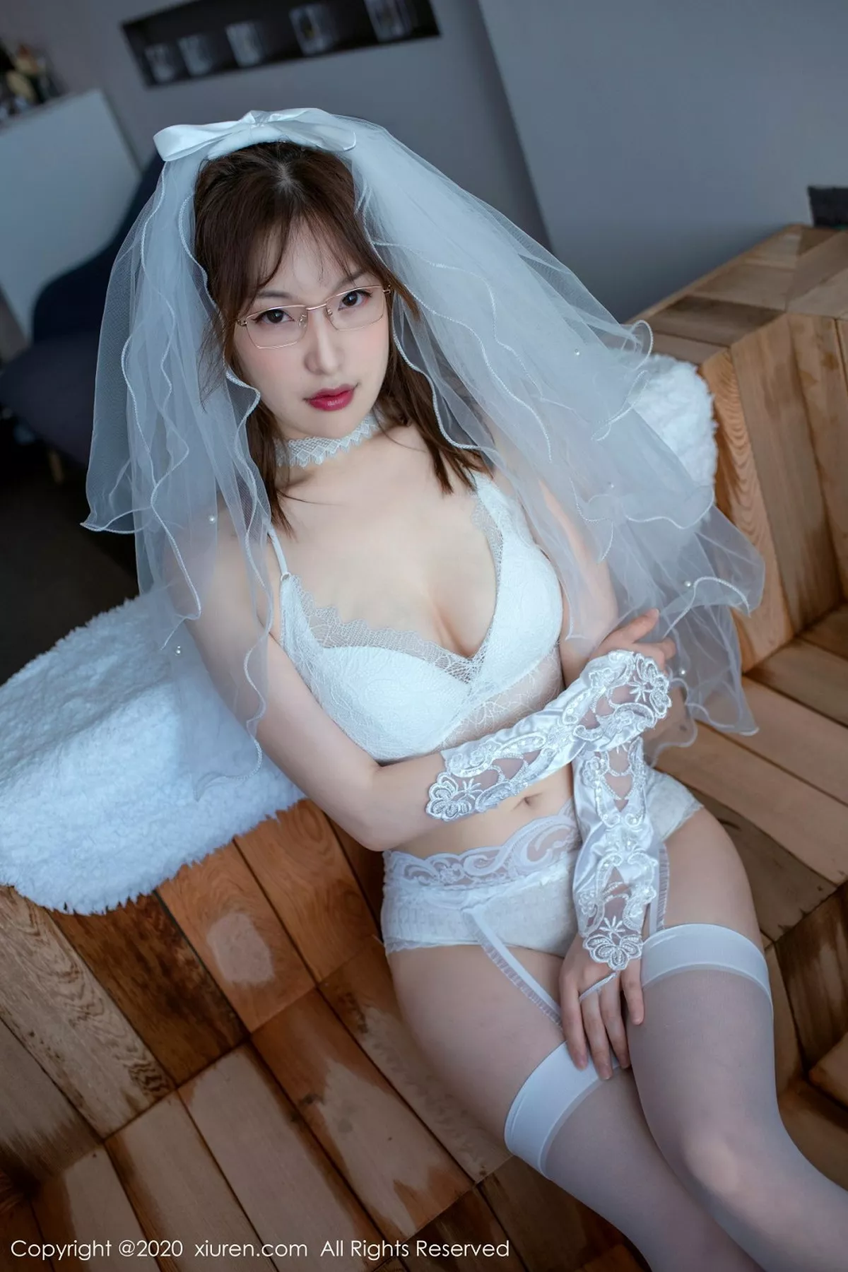 秀人集.com_[XiuRen秀人网]No.2359_嫩模小宣fancy大理旅拍私房白色新娘款婚纱秀火辣身材诱惑写真51P