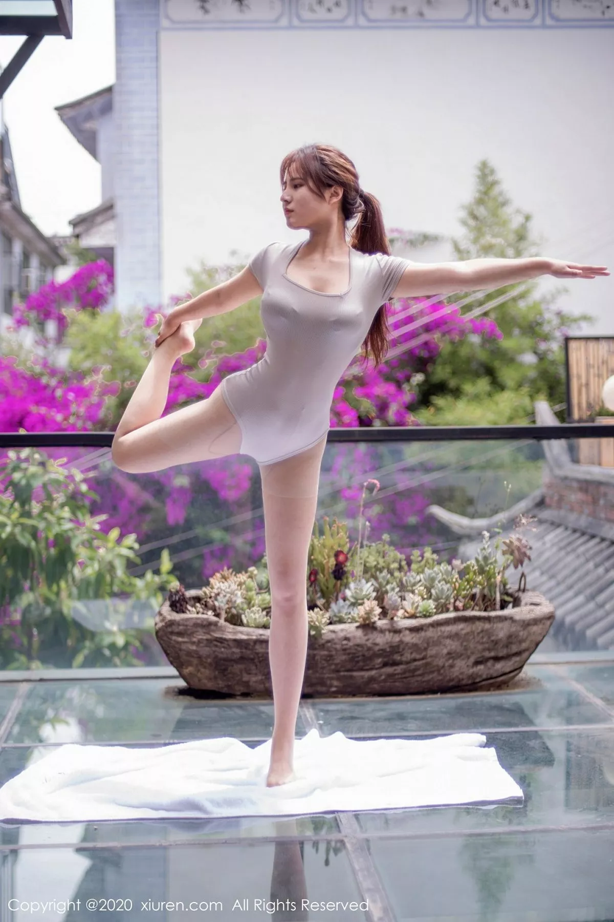 秀人集.com_[XiuRen秀人网]No.2370_美模久久Aimee粉丝云南旅拍温泉水系湿身+瑜伽动作完美诱惑写真70P