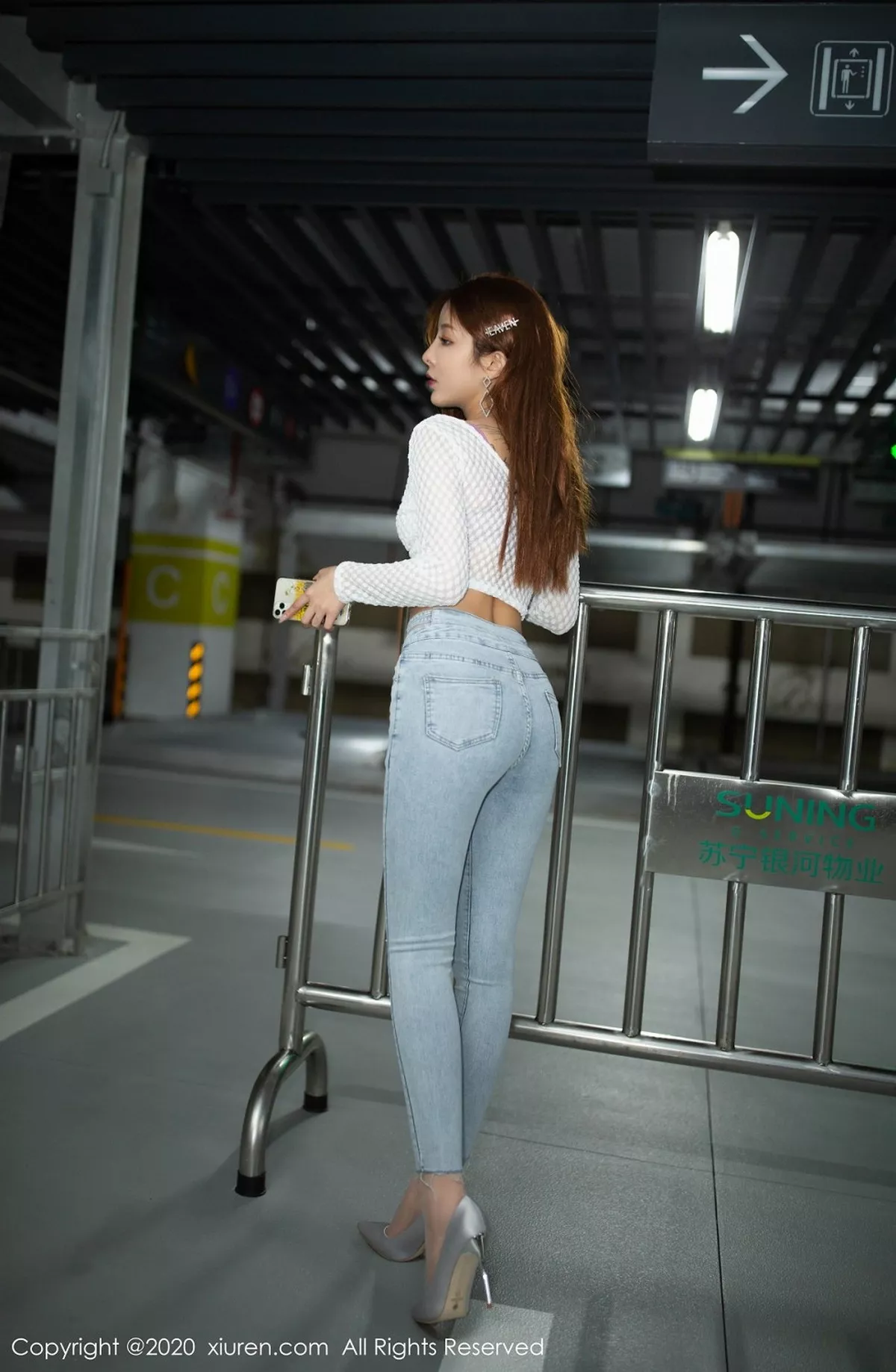 秀人集.com_[XiuRen秀人网]No.2374_嫩模陈小喵停车场车拍主题脱牛仔裤露性感蕾丝内衣诱惑写真65P