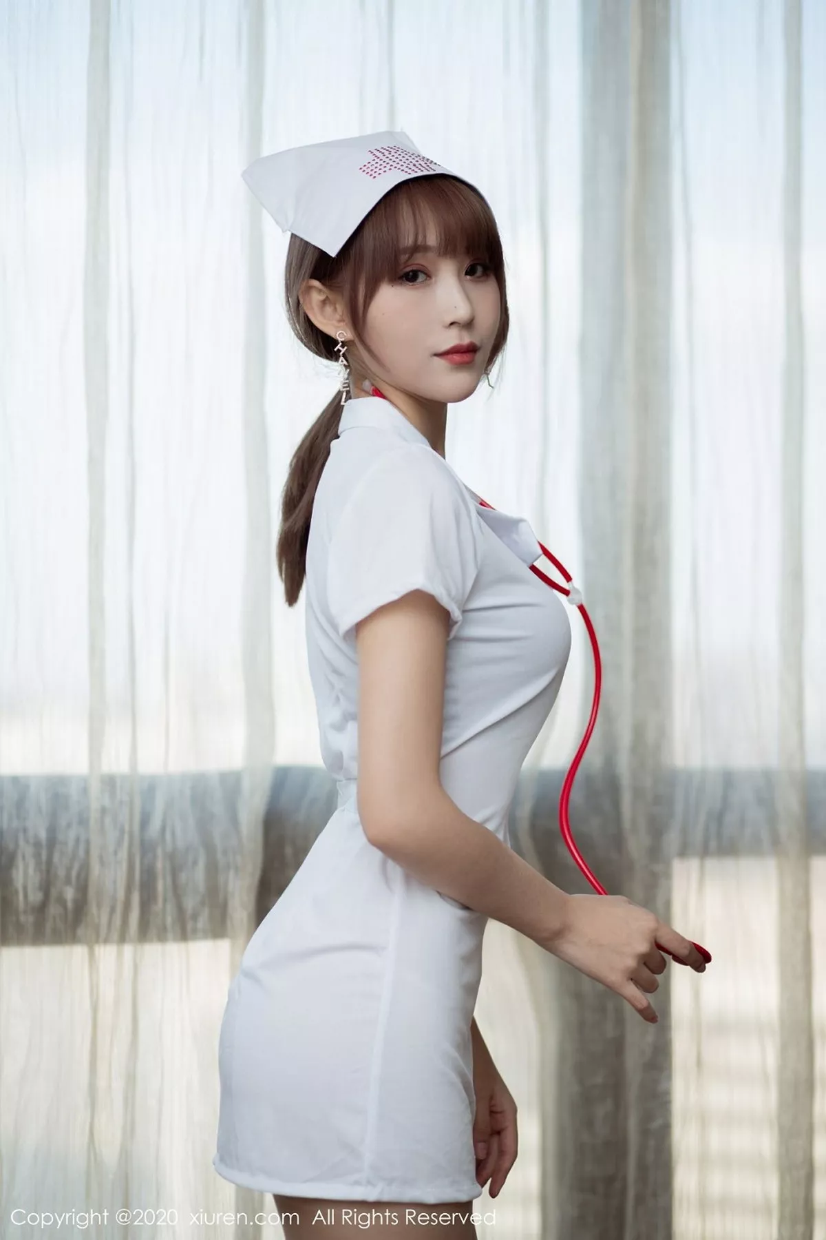秀人集.com_[XiuRen秀人网]No.2377_模特周慕汐fairy护士装制服主题脱肉丝裤袜秀火辣身材诱惑写真51P