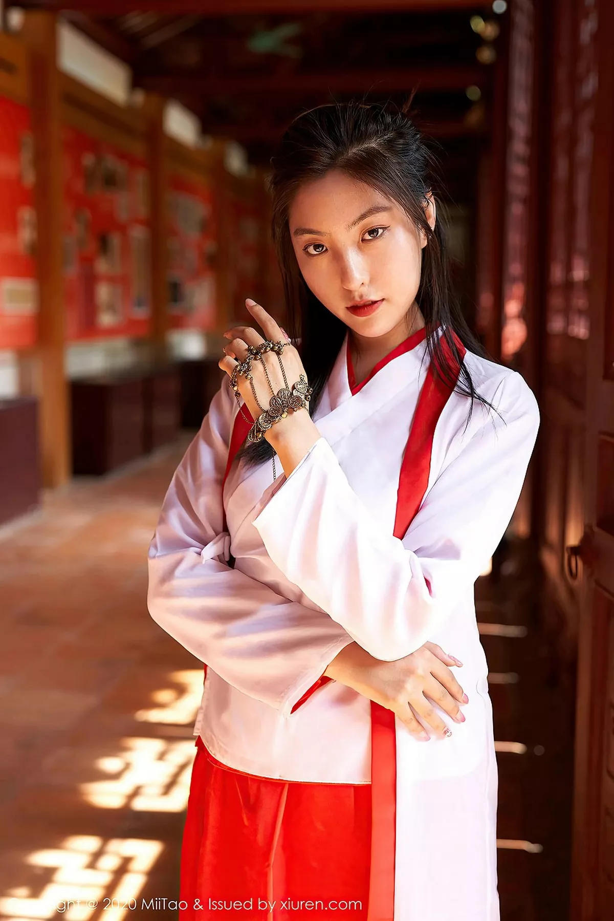 秀人集.com_[MiiTao蜜桃社]Vol.142_新人嫩模茵茵简紫霞仙子主题CoS古典风清新迷人写真34P