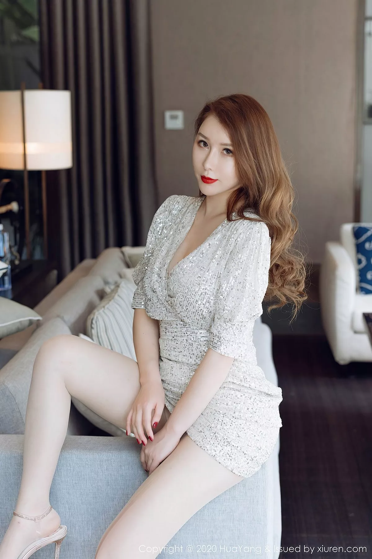 秀人集.com_[HuaYang花漾]Vol.283_女神Egg-尤妮丝三亚旅拍华丽典雅礼裙半脱秀丰满身材诱惑写真53P