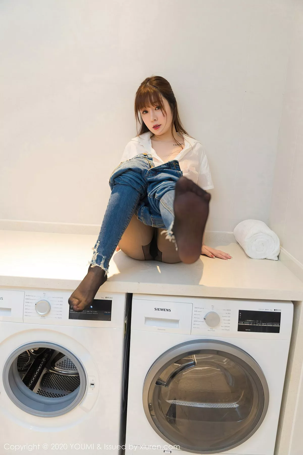 秀人集.com_[YouMi尤蜜荟]Vol.522_女神王雨纯经典白衬衫主题私房脱牛仔裤露黑丝裤袜魅惑写真90P