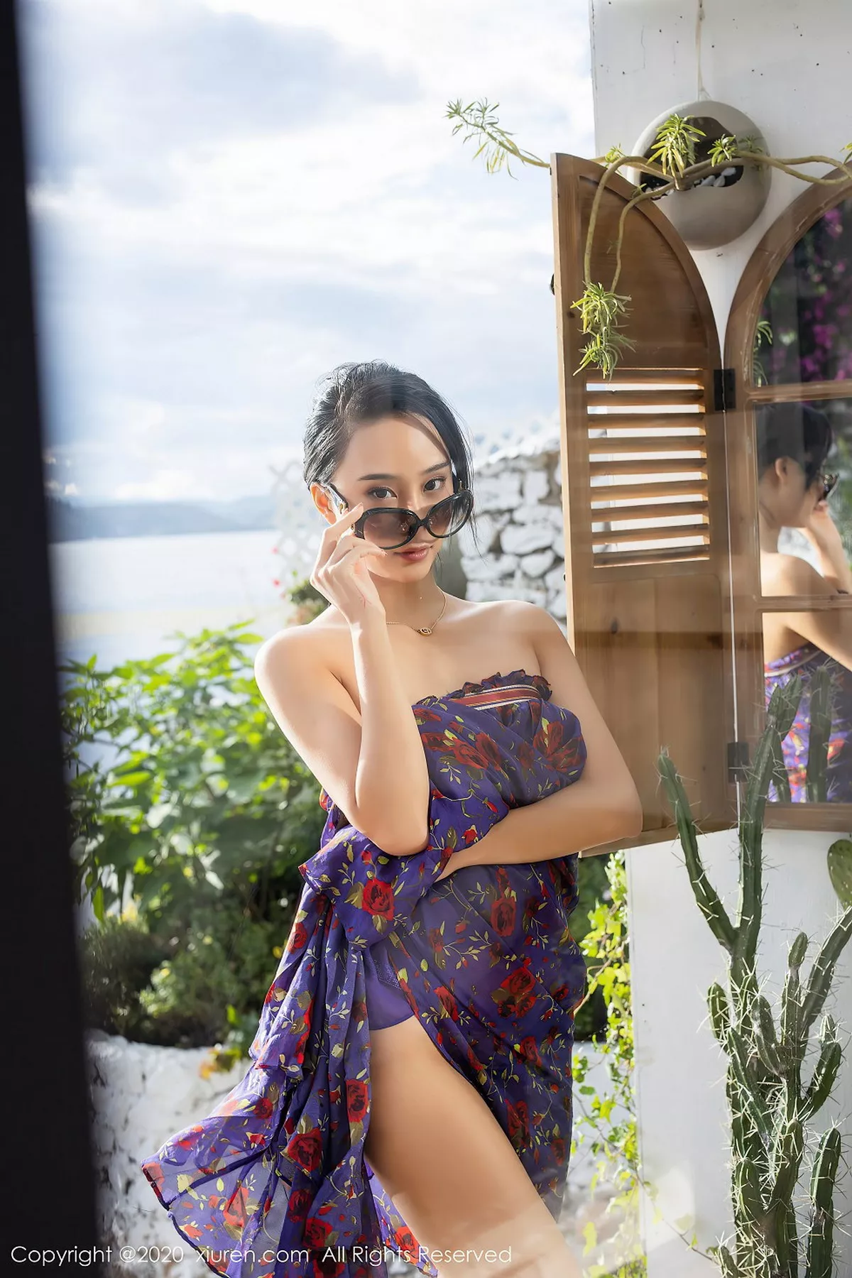 秀人集.com_[XiuRen秀人网]No.2544_嫩模蓝夏Akasha户外紫色花衣配紫丝裤袜秀美腿玉足诱惑写真49P