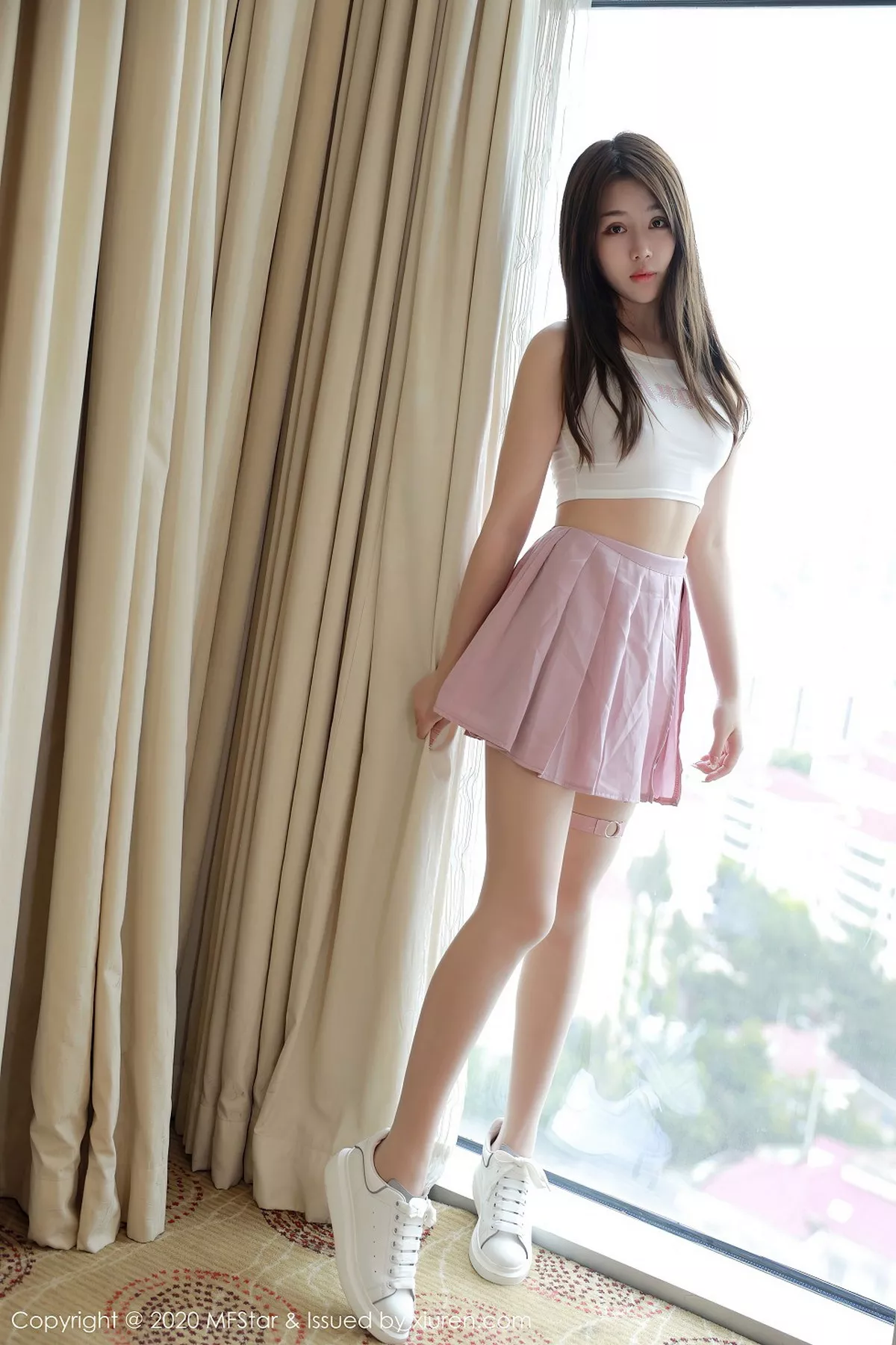 秀人集.com_[MFStar模范学院]Vol.384_嫩模梦梵私房吊带内衣配粉色短裙秀完美身材诱惑写真43P