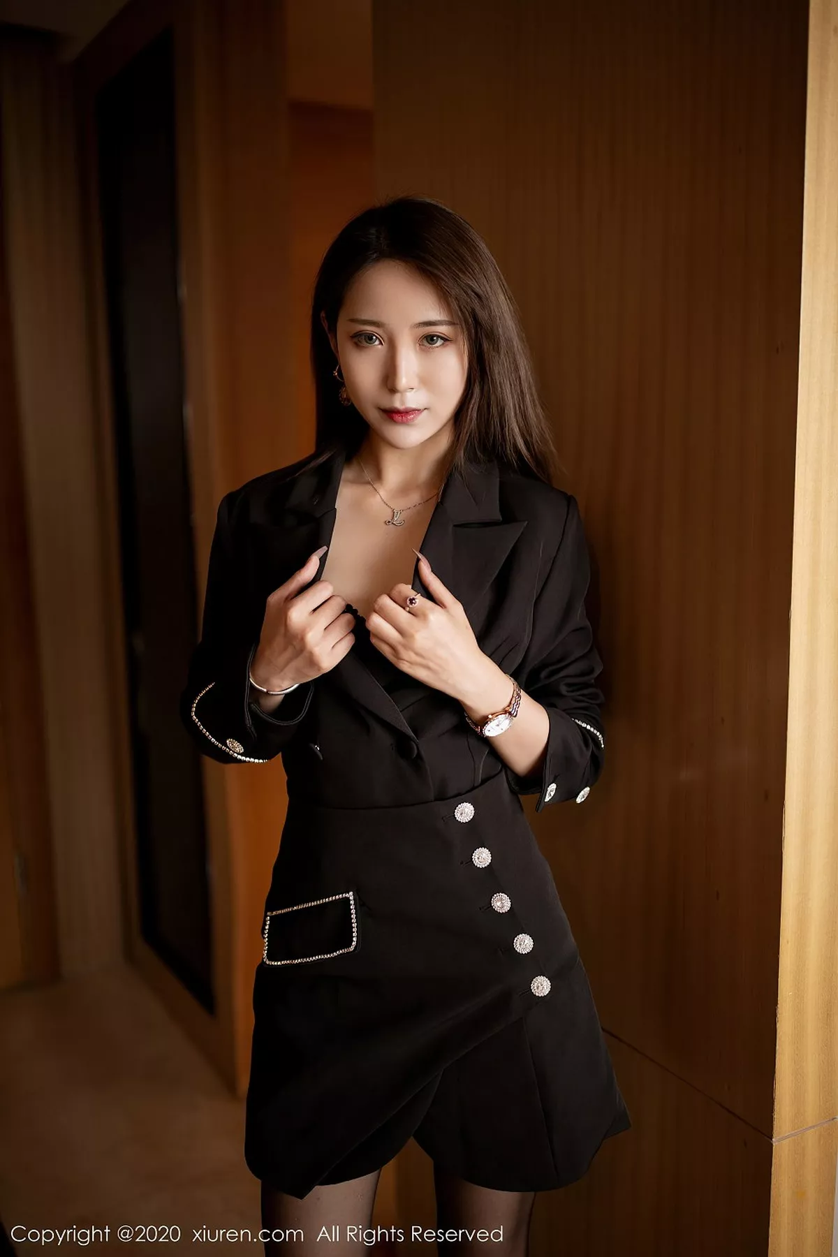 秀人集.com_[XiuRen秀人网]No.2556_模特周慕汐fairy私房精致镂空蕾丝内衣配黑丝裤袜极致魅惑写真40P