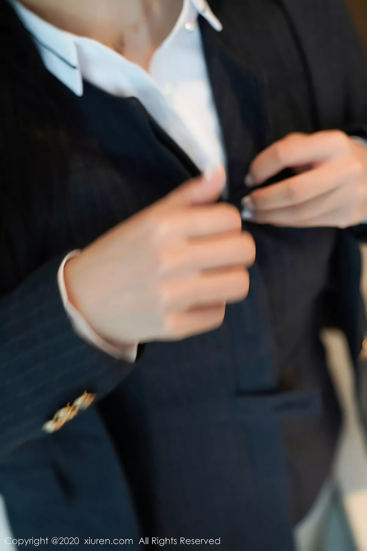 秀人集.com_[XiuRen秀人网]No.2564_嫩模小蛮妖Yummy职场白衬衫黑短裙半脱露超薄肉丝裤袜诱惑写真70P