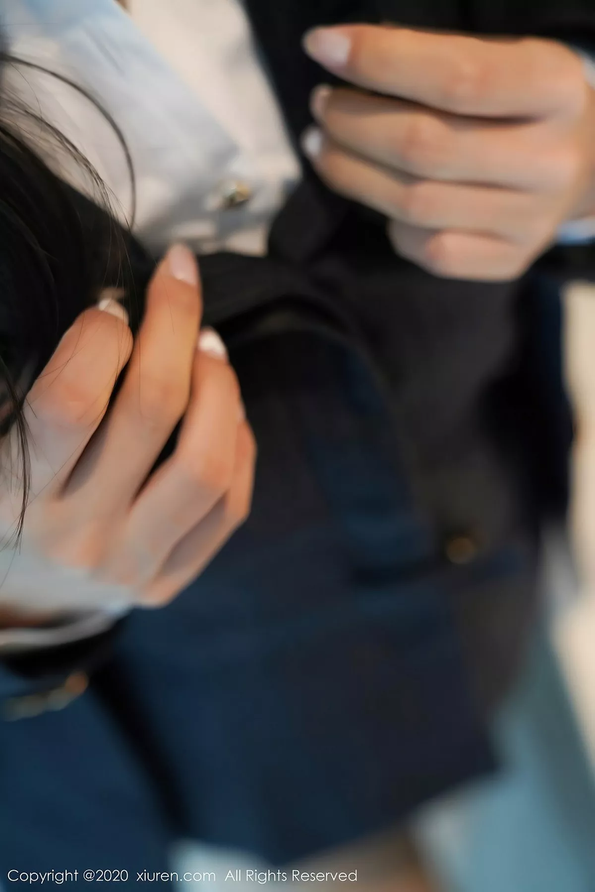 秀人集.com_[XiuRen秀人网]No.2564_嫩模小蛮妖Yummy职场白衬衫黑短裙半脱露超薄肉丝裤袜诱惑写真70P