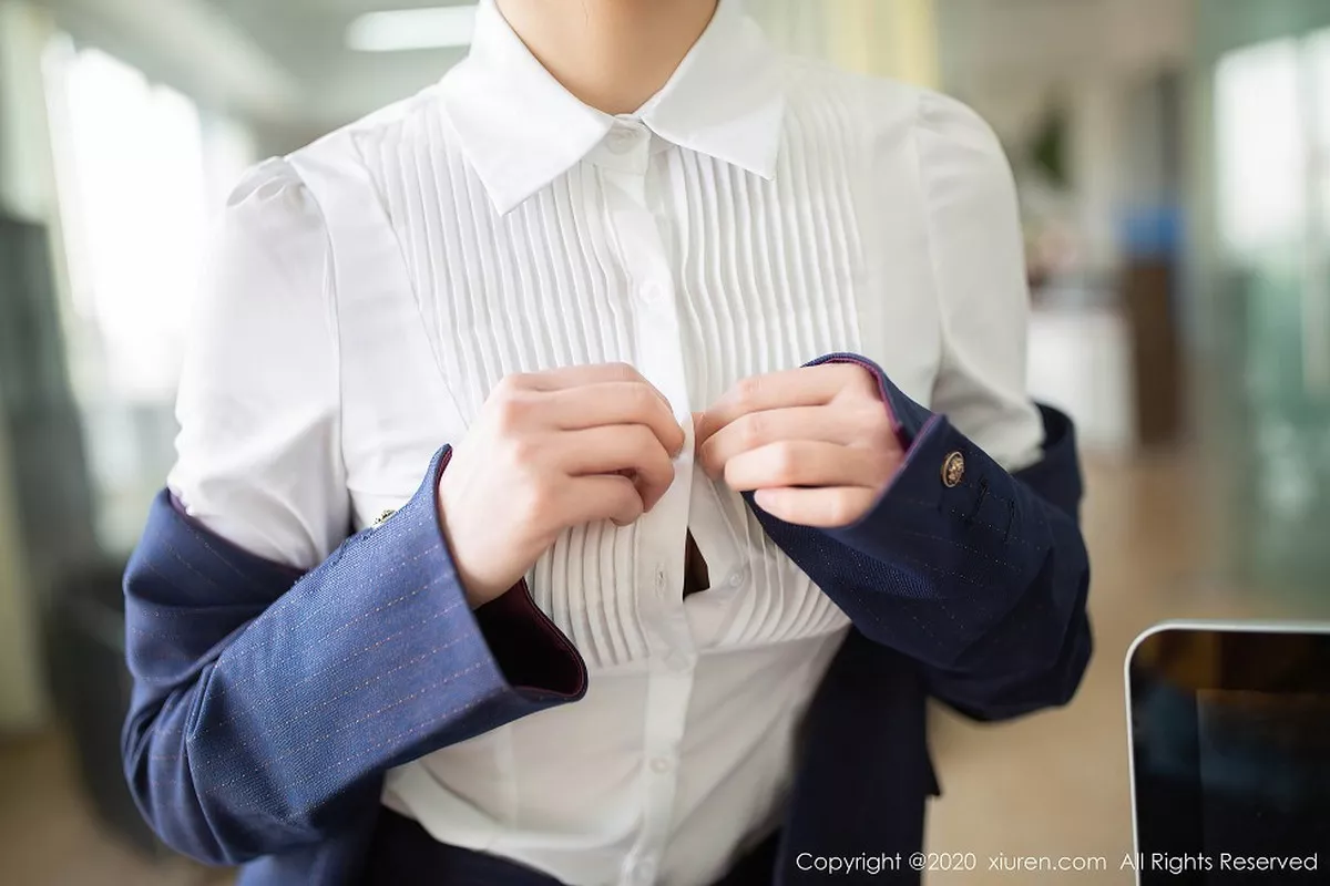 秀人集.com_[XiuRen秀人网]No.2577_嫩模陆萱萱职场boss办公室主题开档黑丝裤袜秀翘臀惹火诱惑写真76P