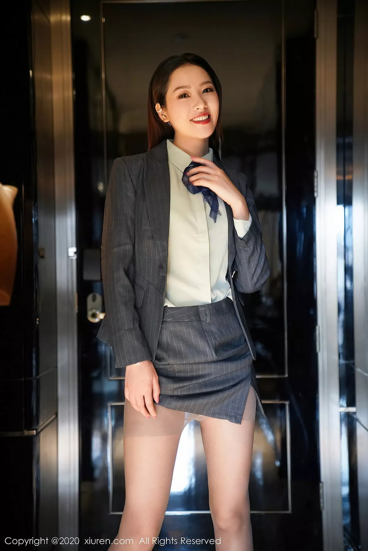 秀人集.com_[XiuRen秀人网]No.2579_嫩模方子萱职场秘书OL制服主题半脱露性感内衣肉丝裤袜诱惑写真96P