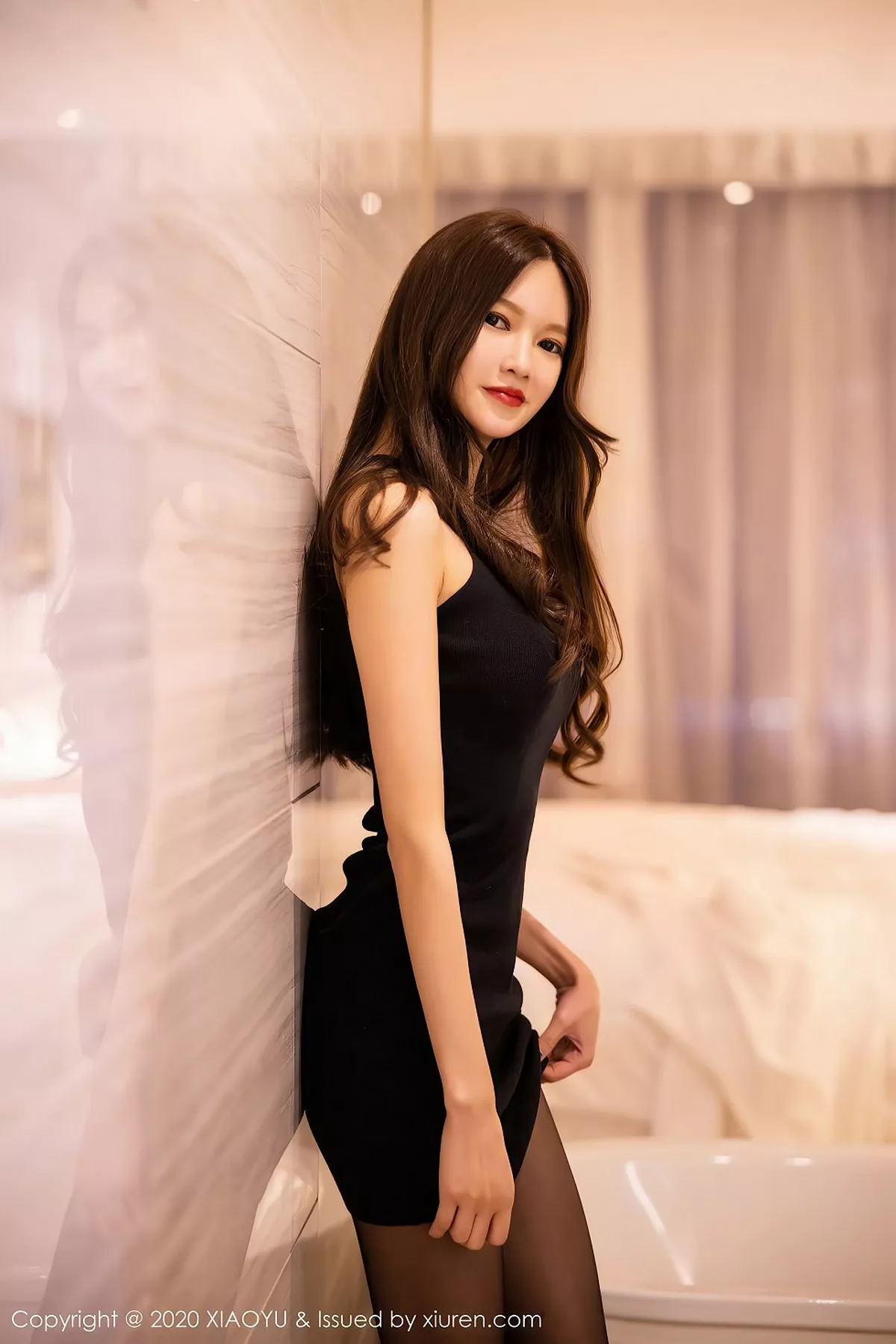 秀人集.com_[XiaoYu画语界]Vol.374_嫩模程程程魅惑黑丝车拍+私房无内黑丝裤袜撩人诱惑写真71P