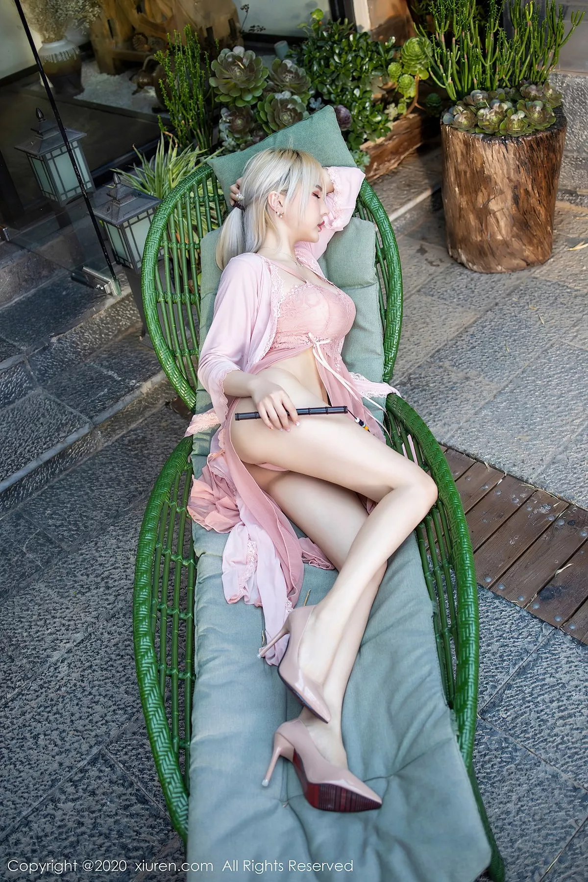 秀人集.com_[XiuRen秀人网]No.2585_嫩模淼淼小姐姐呀私房粉色薄纱裙透视秀火辣身材极致诱惑写真36P