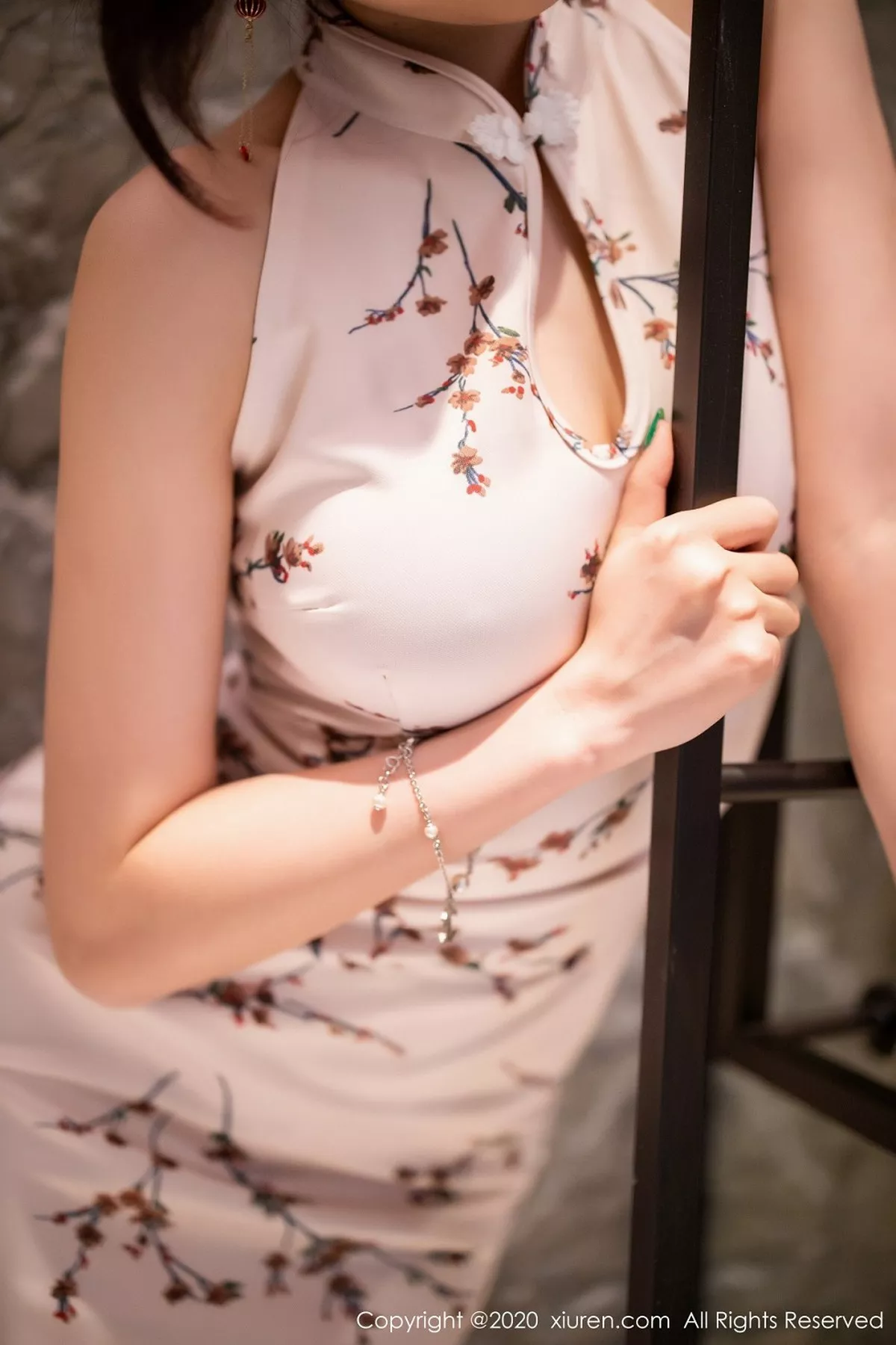 秀人集.com_[XiuRen秀人网]No.2487_女神杨晨晨sugar私房古韵旗袍配肉丝裤袜秀完美身材诱惑写真102P