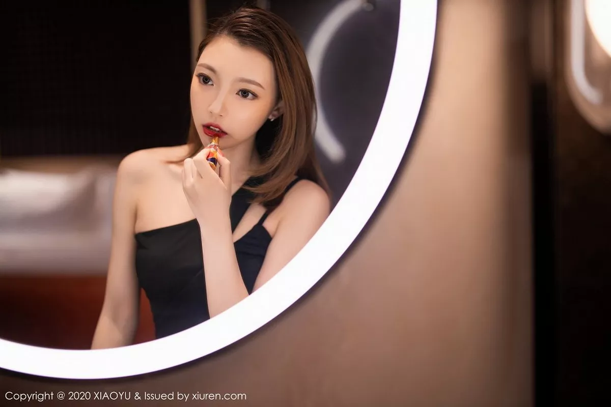 秀人集.com_[XiaoYu画语界]Vol.356_女神冯木木LRIS绚丽光影时尚车拍主题无内黑丝裤袜诱惑写真110P