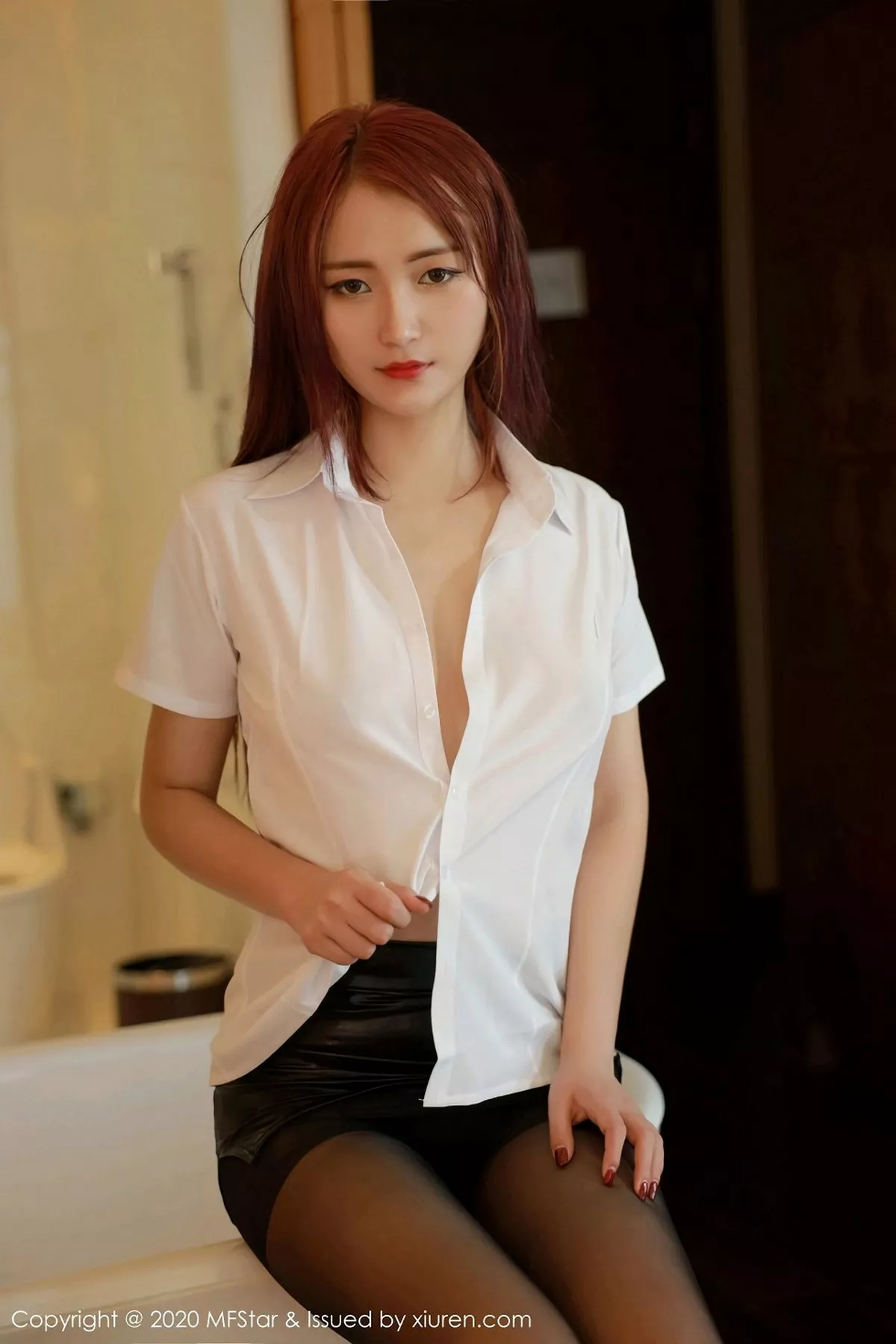 秀人集.com_[MFStar模范学院]Vol.377_嫩模Zz只只性感职业装白衬衣配黑丝裤袜极致魅惑写真45P