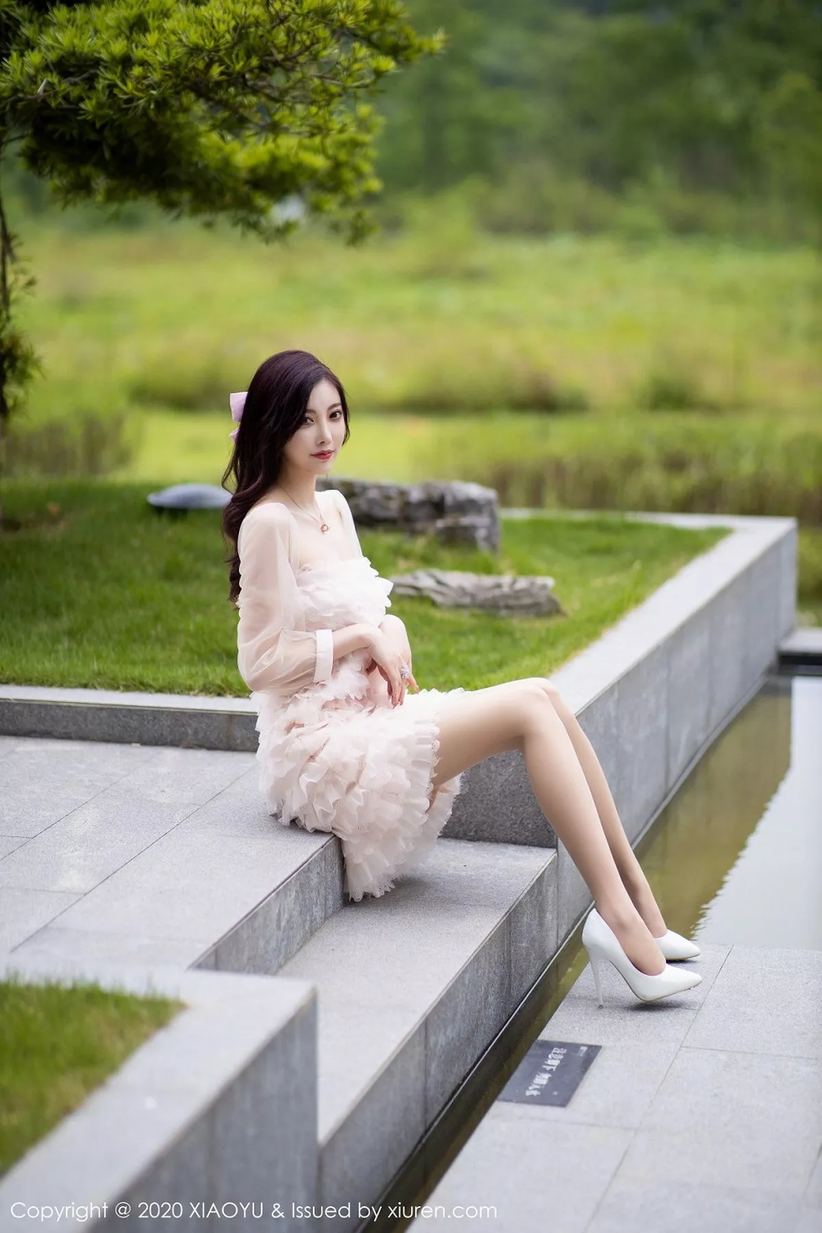 秀人集.com_[XiaoYu画语界]Vol.358_女神杨晨晨sugar阳朔旅拍粉色运动内衣秀魔鬼身材诱惑写真70P