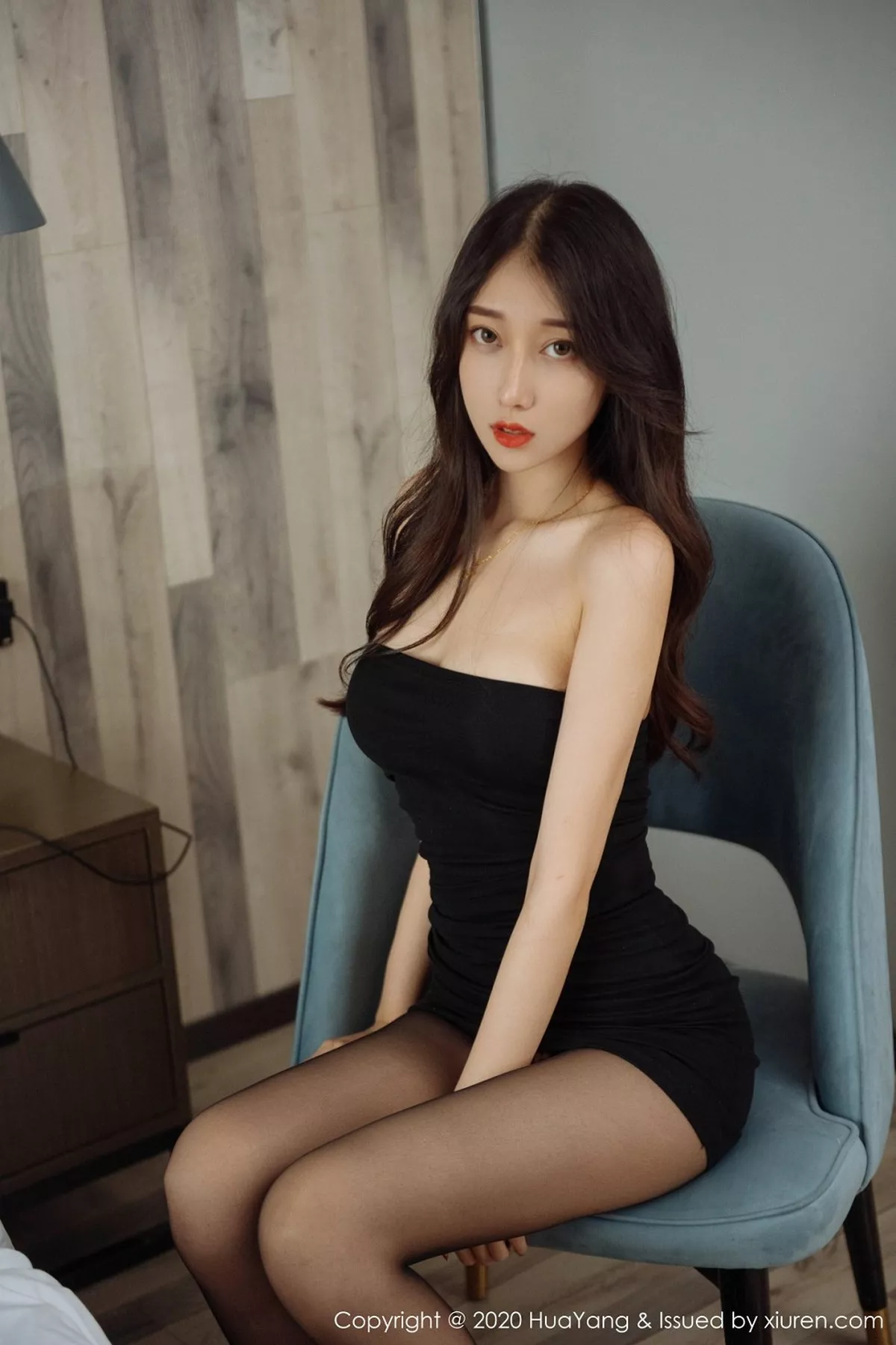 秀人集.com_[HuaYang花漾]Vol.279_模特玥儿玥er私房黑色吊裙配黑丝裤袜露豹纹内裤诱惑写真71P