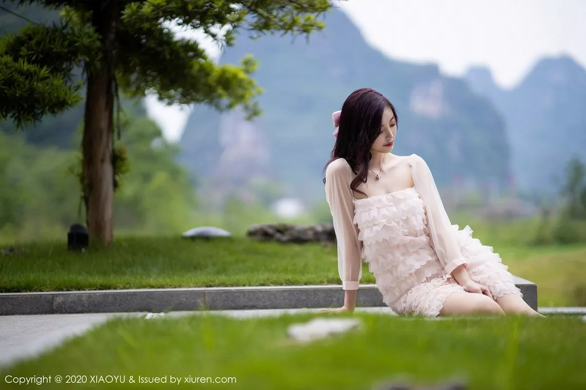 秀人集.com_[XiaoYu画语界]Vol.358_女神杨晨晨sugar阳朔旅拍粉色运动内衣秀魔鬼身材诱惑写真70P