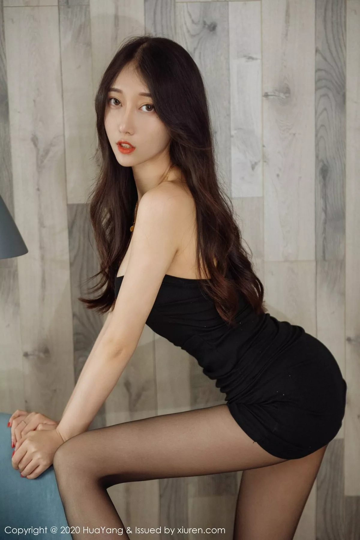 秀人集.com_[HuaYang花漾]Vol.279_模特玥儿玥er私房黑色吊裙配黑丝裤袜露豹纹内裤诱惑写真71P