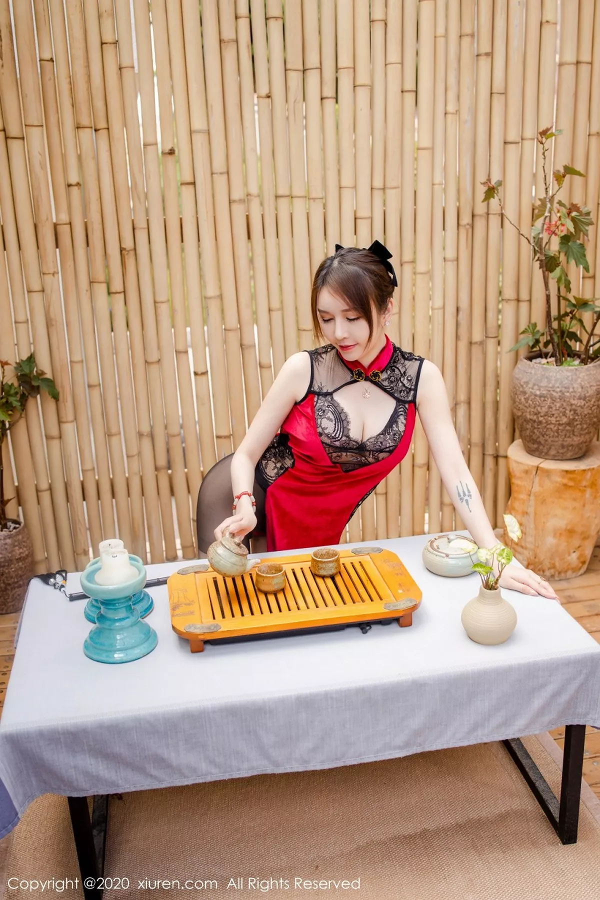 秀人集.com_[XiuRen秀人网]No.2499_嫩模玉兔miki大理旅拍私房古韵旗袍配开档黑丝裤袜极致魅惑写真35P