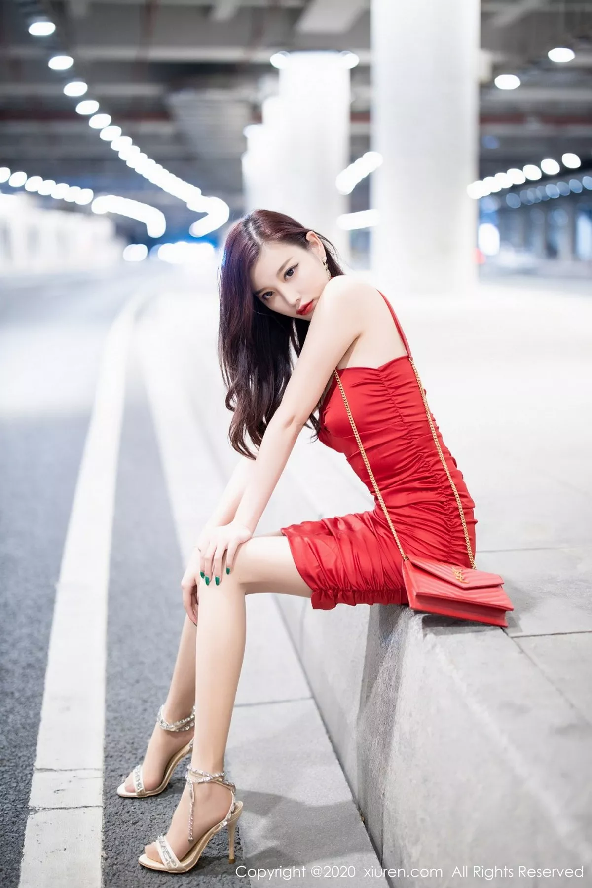 秀人集.com_[XiuRen秀人网]No.2514_女神杨晨晨sugar私房猩红吊裙配肉丝裤袜秀完美身材撩人诱惑写真120P