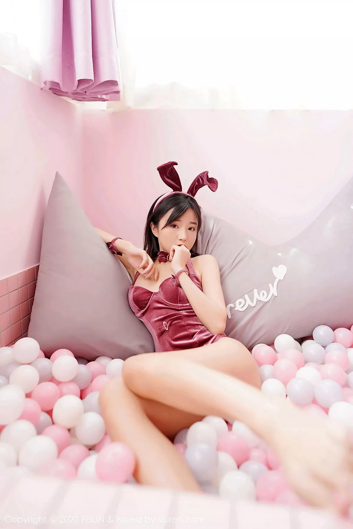 秀人集.com_[FeiLin嗲囡囡]VOL.339_嫩模仓井优香私房俏皮猫耳装+性感黑色内衣极致魅惑写真43P