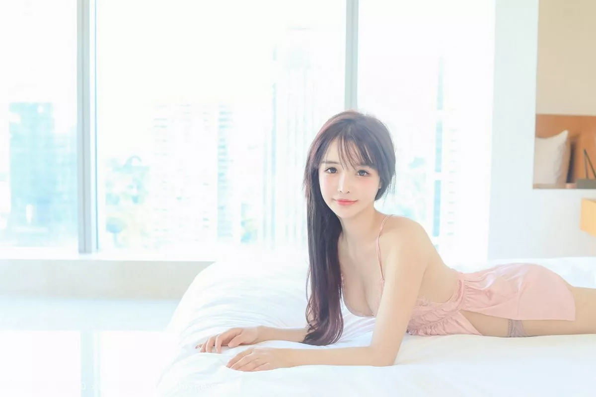 秀人集.com_[XiuRen秀人网]No.2666_嫩模南初妹妹私房粉色吊带蕾丝睡衣秀完美身材雪白娇嫩诱惑写真44P