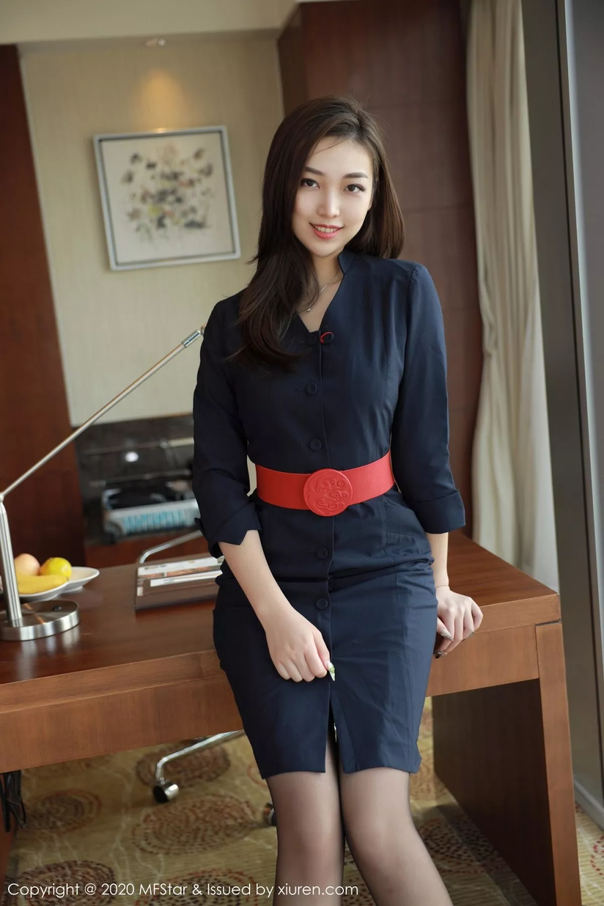 秀人集.com_[MFStar模范学院]Vol.404_嫩模郑颖姗空乘制服主题黑色蕾丝内衣配吊带黑丝诱惑写真50P