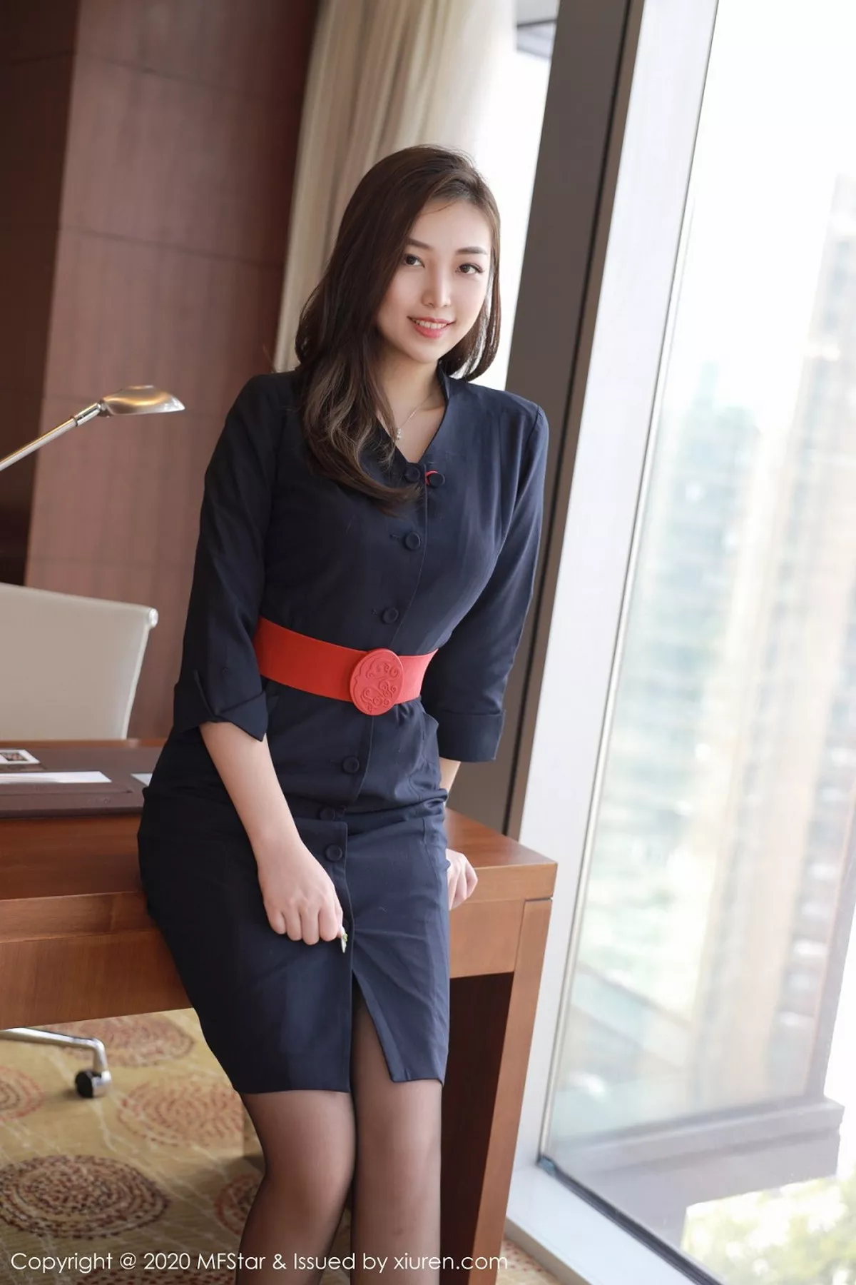 秀人集.com_[MFStar模范学院]Vol.404_嫩模郑颖姗空乘制服主题黑色蕾丝内衣配吊带黑丝诱惑写真50P