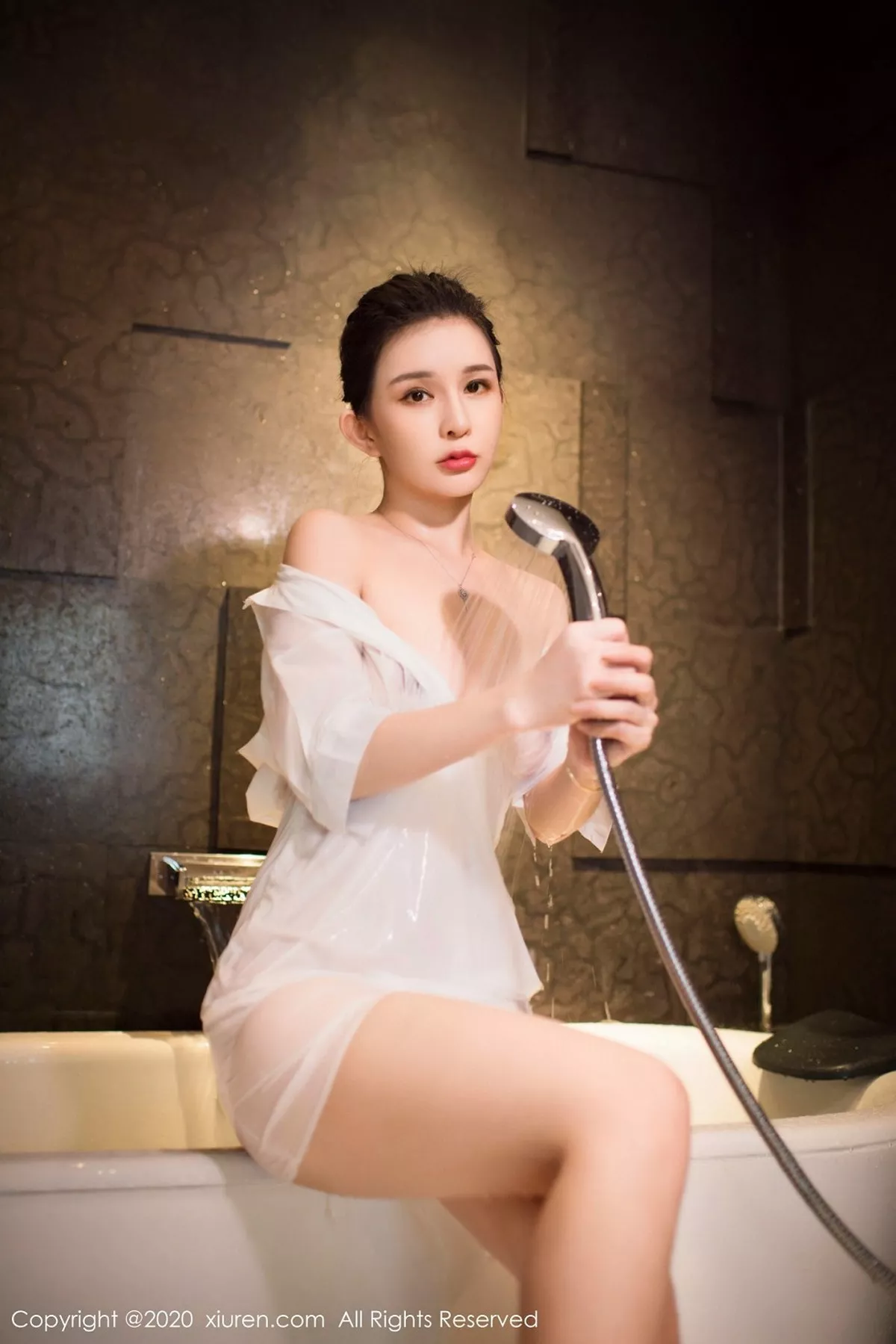 秀人集.com_[XiuRen秀人网]No.2684_女神张雨萌私房浴缸性感真空白色衬衫湿身秀惹火身材诱惑写真46P