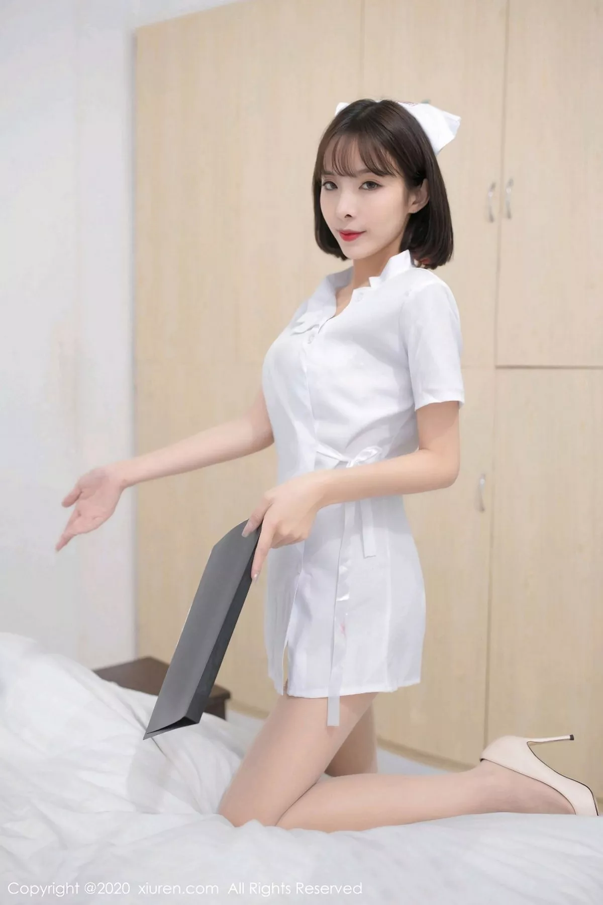 秀人集.com_[XiuRen秀人网]No.2698_嫩模陈小喵私房护士剧情主题无内肉丝裤袜秀翘臀惹火诱惑写真68P