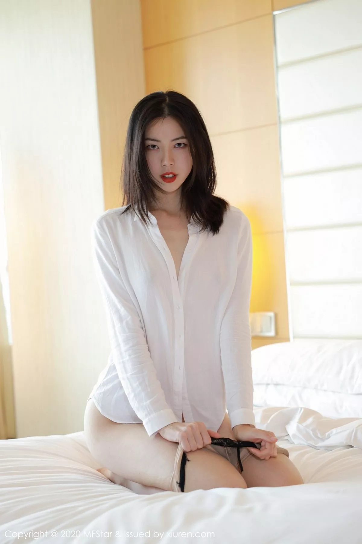 秀人集.com_[MFStar模范学院]Vol.406_模特欧阳美萱MX性感白衬衣配无内肉丝裤袜秀翘臀诱惑写真58P