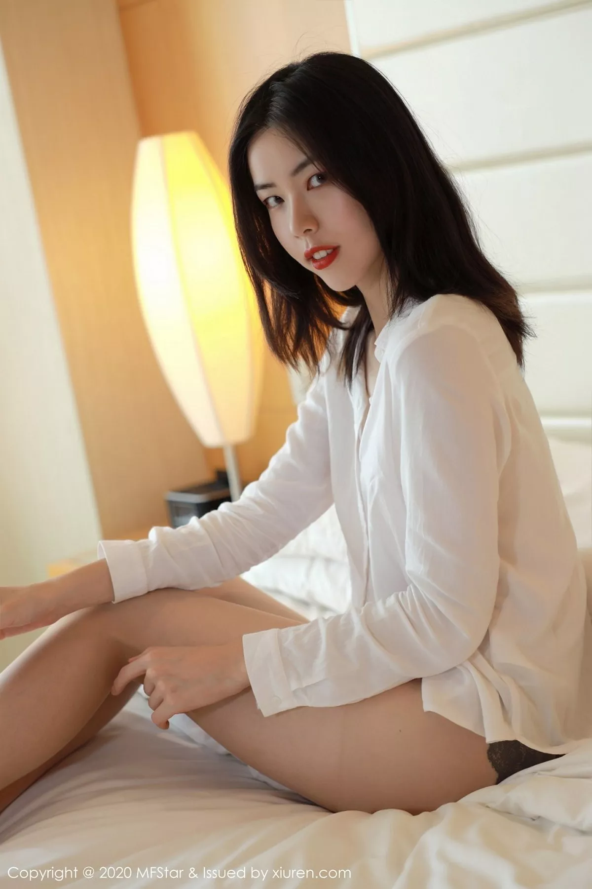 秀人集.com_[MFStar模范学院]Vol.406_模特欧阳美萱MX性感白衬衣配无内肉丝裤袜秀翘臀诱惑写真58P