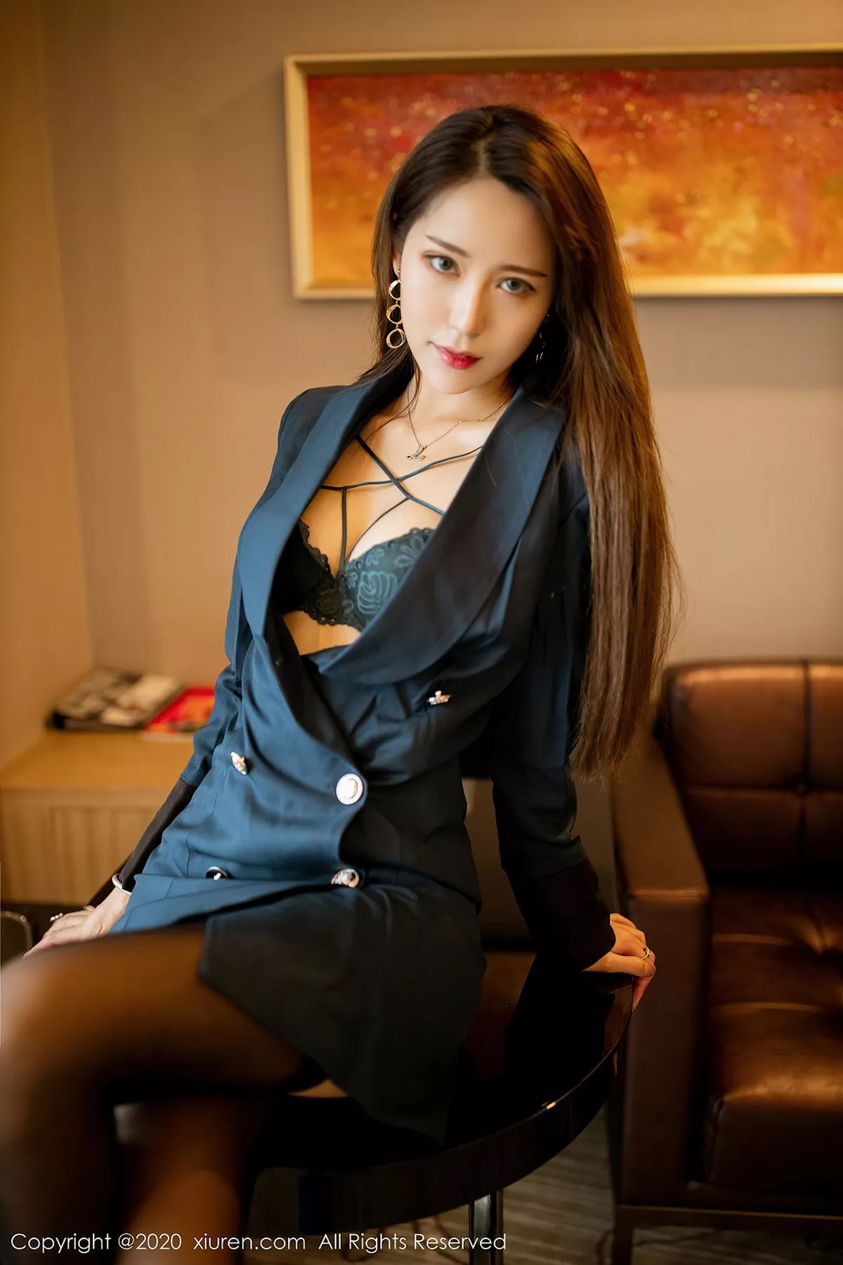 秀人集.com_[XiuRen秀人网]No.2606_丽质模特周慕汐baby私房脱大衣露性感内衣黑色蕾丝袜诱惑写真53P