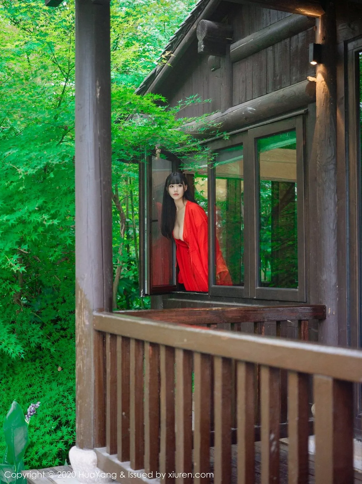 秀人集.com_[HuaYang花漾]Vol.310_女神朱可儿Flower杭州旅拍鲜红古典长裙包裹火辣胴体诱惑写真70P