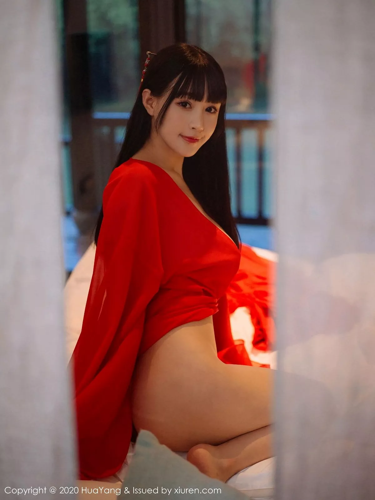 秀人集.com_[HuaYang花漾]Vol.310_女神朱可儿Flower杭州旅拍鲜红古典长裙包裹火辣胴体诱惑写真70P