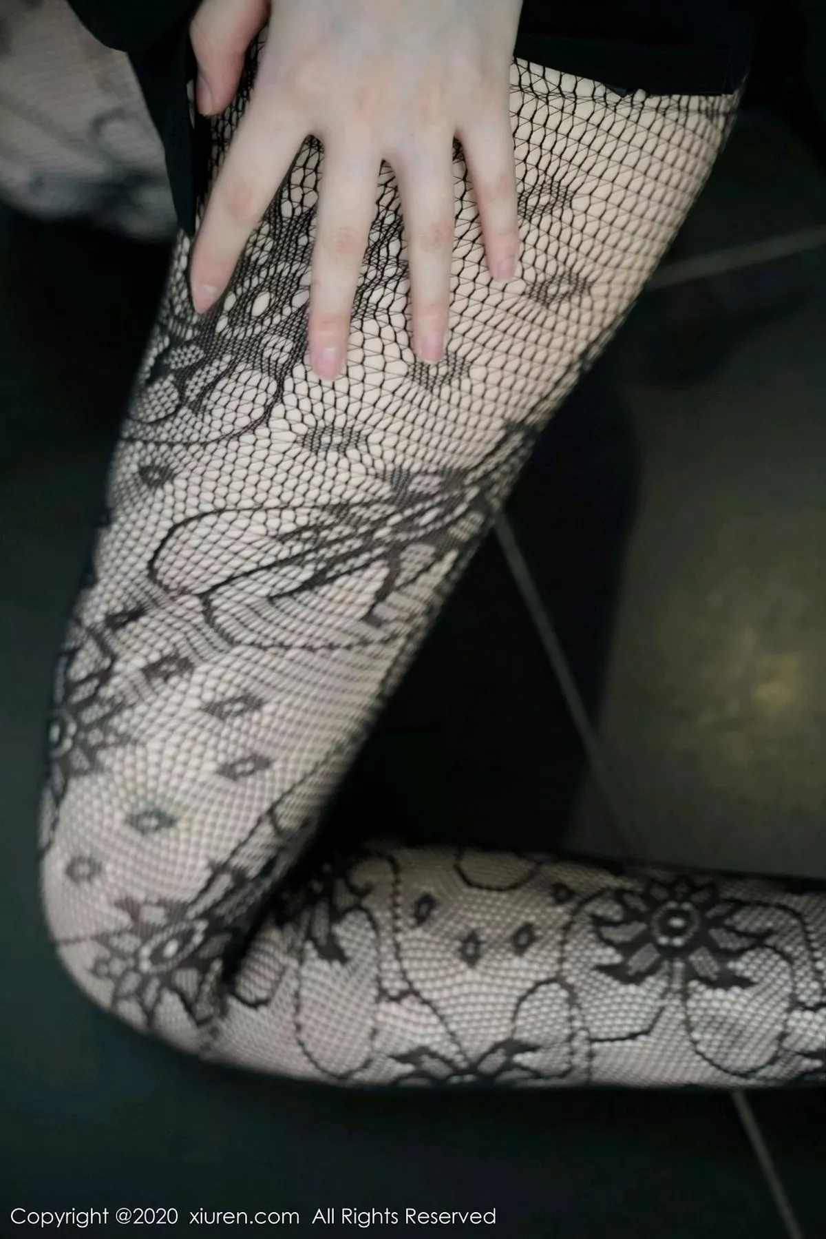 秀人集.com_[XiuRen秀人网]No.2725_女神糯美子Mini经典职场0L主题蕾丝内衣配黑丝网袜撩人诱惑写真77P