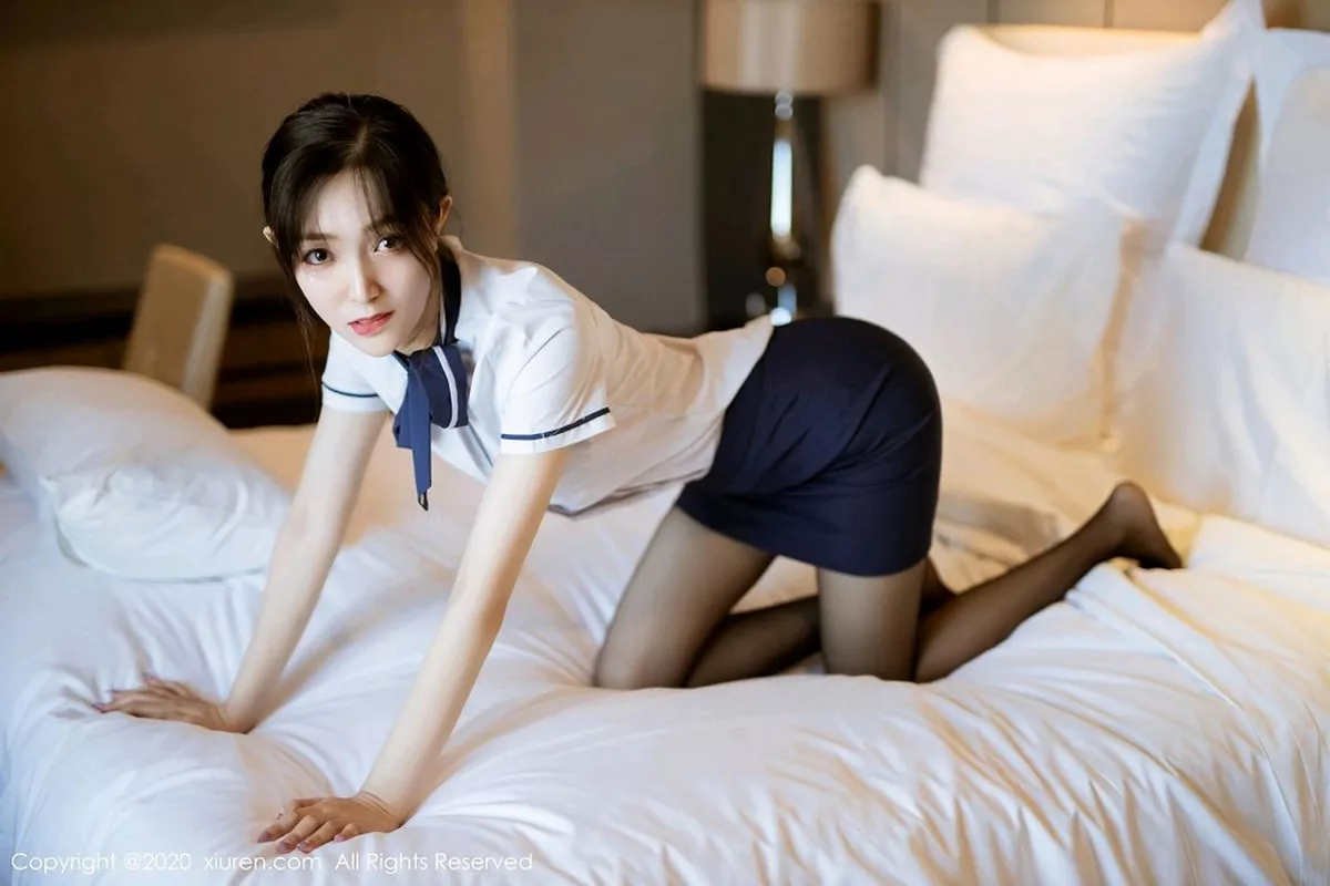 秀人集.com_[XiuRen秀人网]No.2735_嫩模九千柒柒经典职场制服主题半脱露白色内衣黑丝裤袜诱惑写真46P